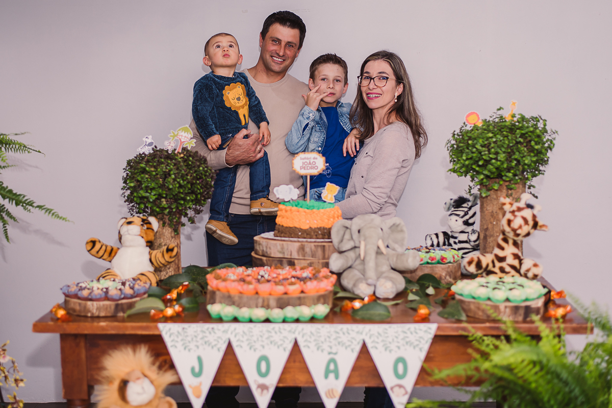 festa infantil família amor doces torta ursos decoração crianças pais e filhos