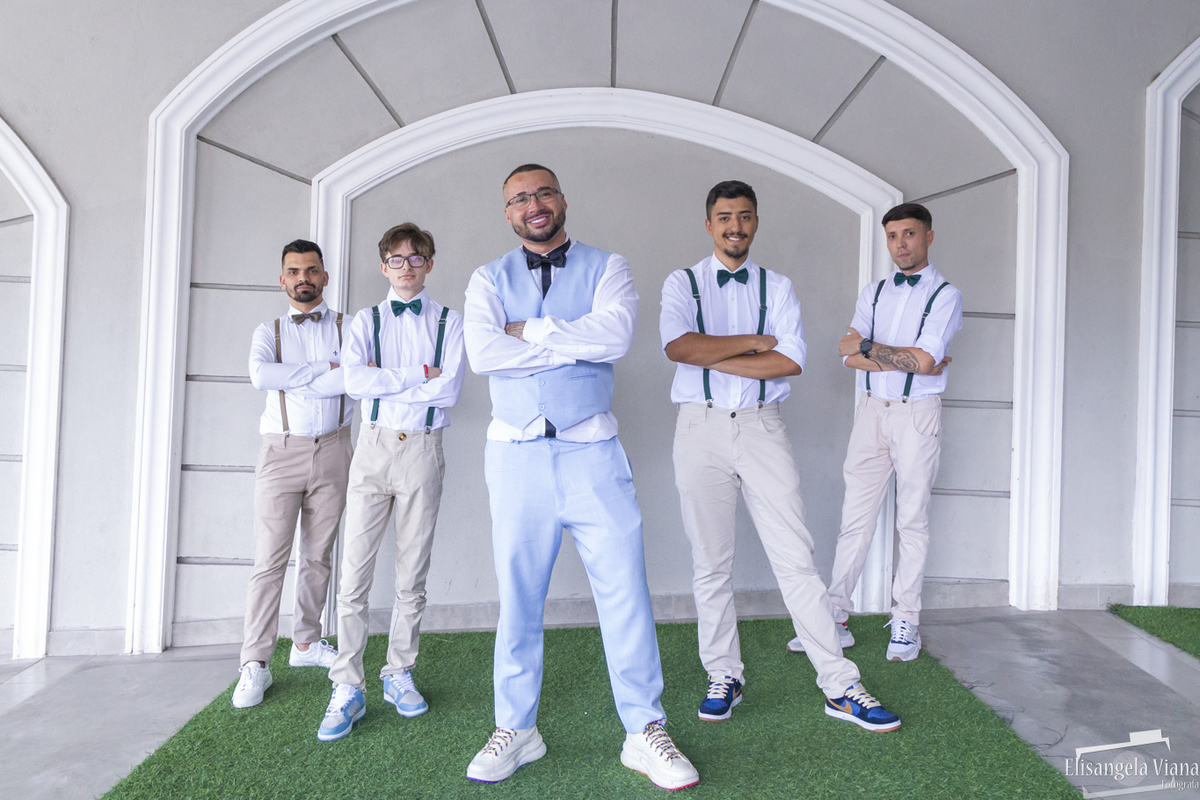 noivo e seus padrinhos
