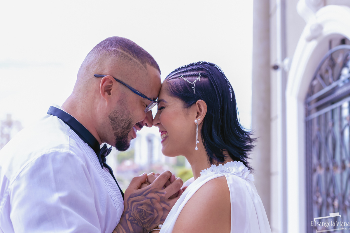 noivos com as testas encostadas