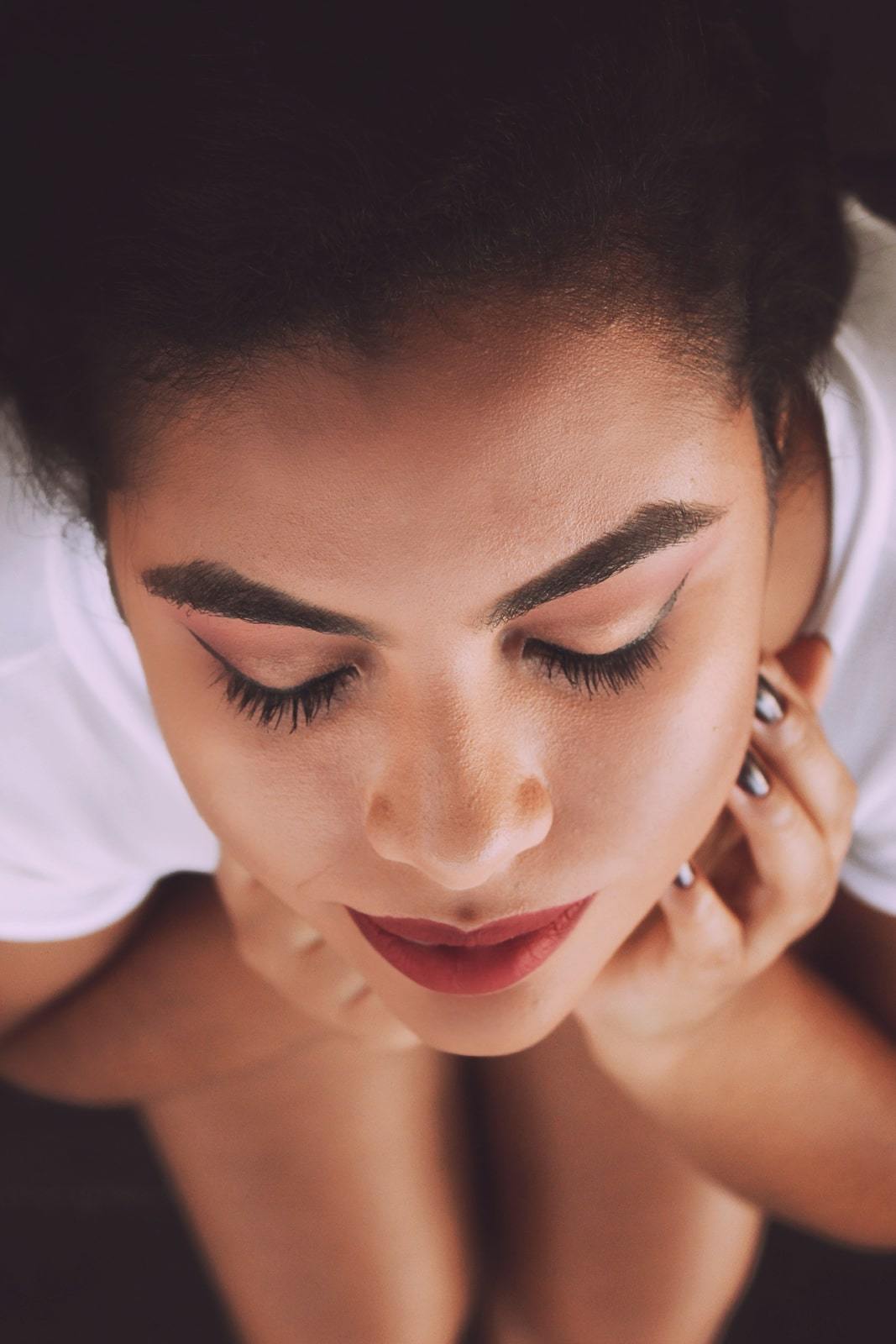 Retrato do ensaio feminino da Izabelle no Centro da cidade do Rio de Janeiro. Gramado próximo da linha do VLT no Boulevard Olímpico.
Ensaio feito com iluminação natural. 
