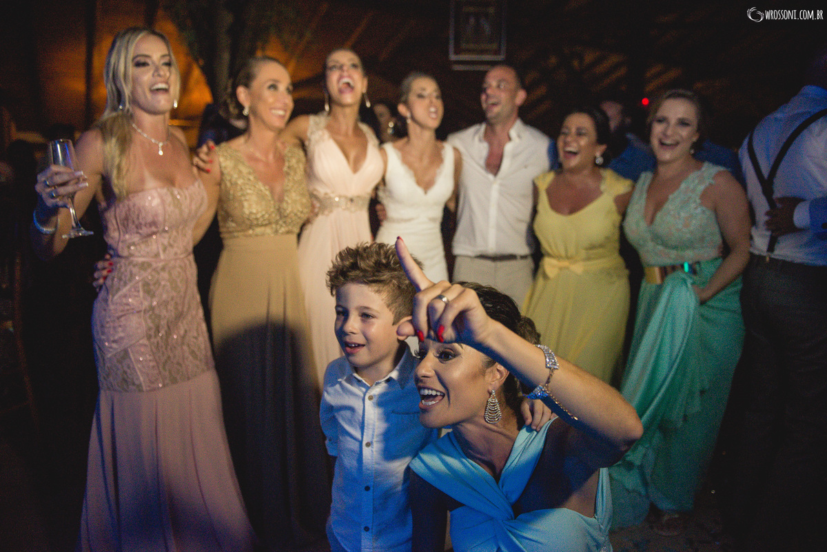 fotografia casamento praia do rosa, casamento fazenda verde, fotografias fazenda verde, casamento pés na areia, casamento na praia, fotografia casamento santa catarina, fotografia casamento florianópolis, casando na praia, vestido de noiva praia