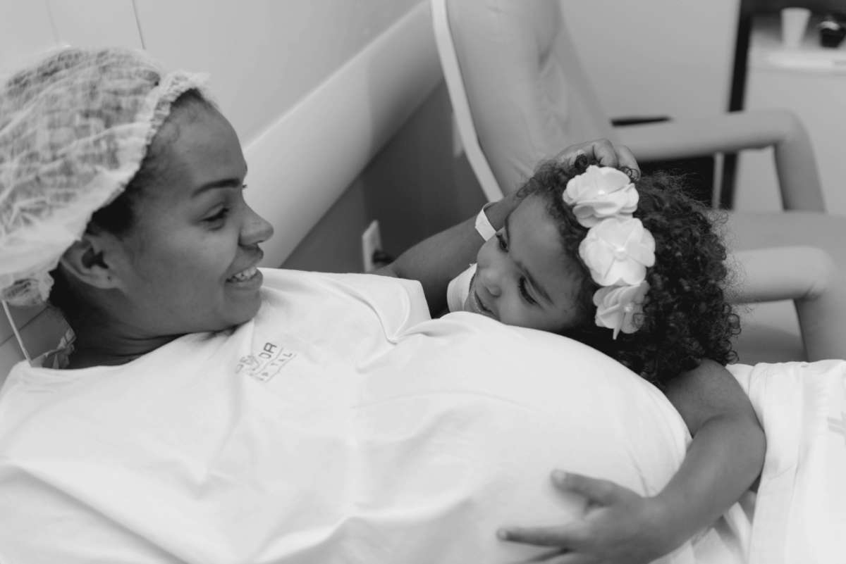 mamãe aguardando o nascimento do bebê no quarto da maternidade Oeste Dor, por Andréa Costa