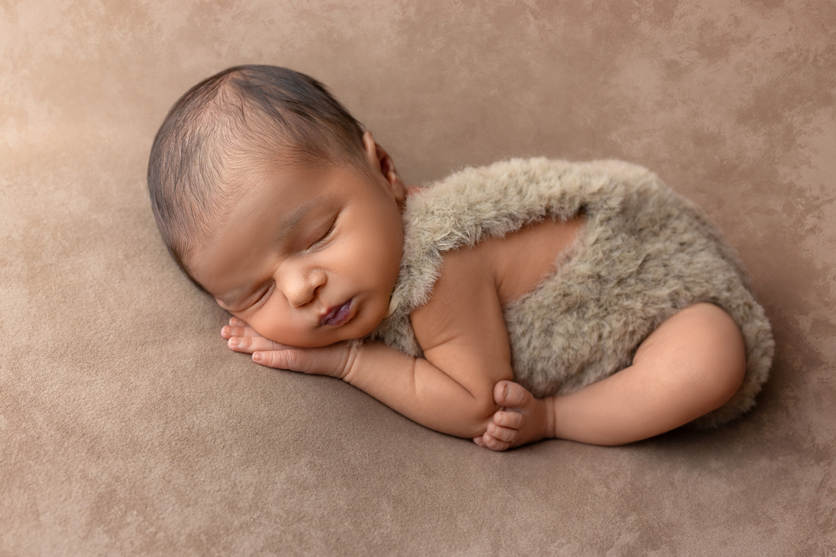 newborn_bebe_recem_nascido_sessao_newborn_fotografia_newborn_fotografa_newborn_fotografia_bebe_newborn_photography_newborn_session_recém_nascido_fotografia_recem_nascido_sessao_bebe_primeiros_dias_bebe_fotografia_primeiros_dias_newborn_pose_bebe_sessao_re