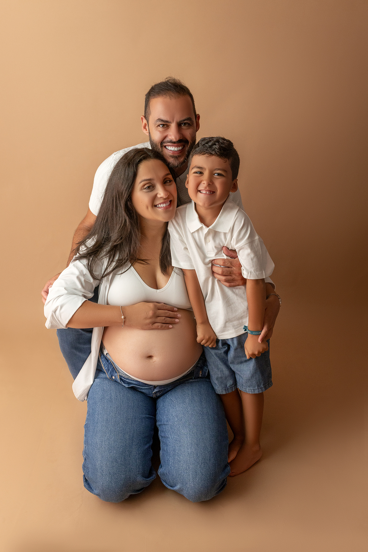 gravida_sessao_gravida_fotografia_gravida_sessao_maternidade_fotografia_maternidade_gravidez_barriga_gravida_ensaio_gravida_ensaio_maternidade_maternity_photography_baby_bump_gravida_estudio