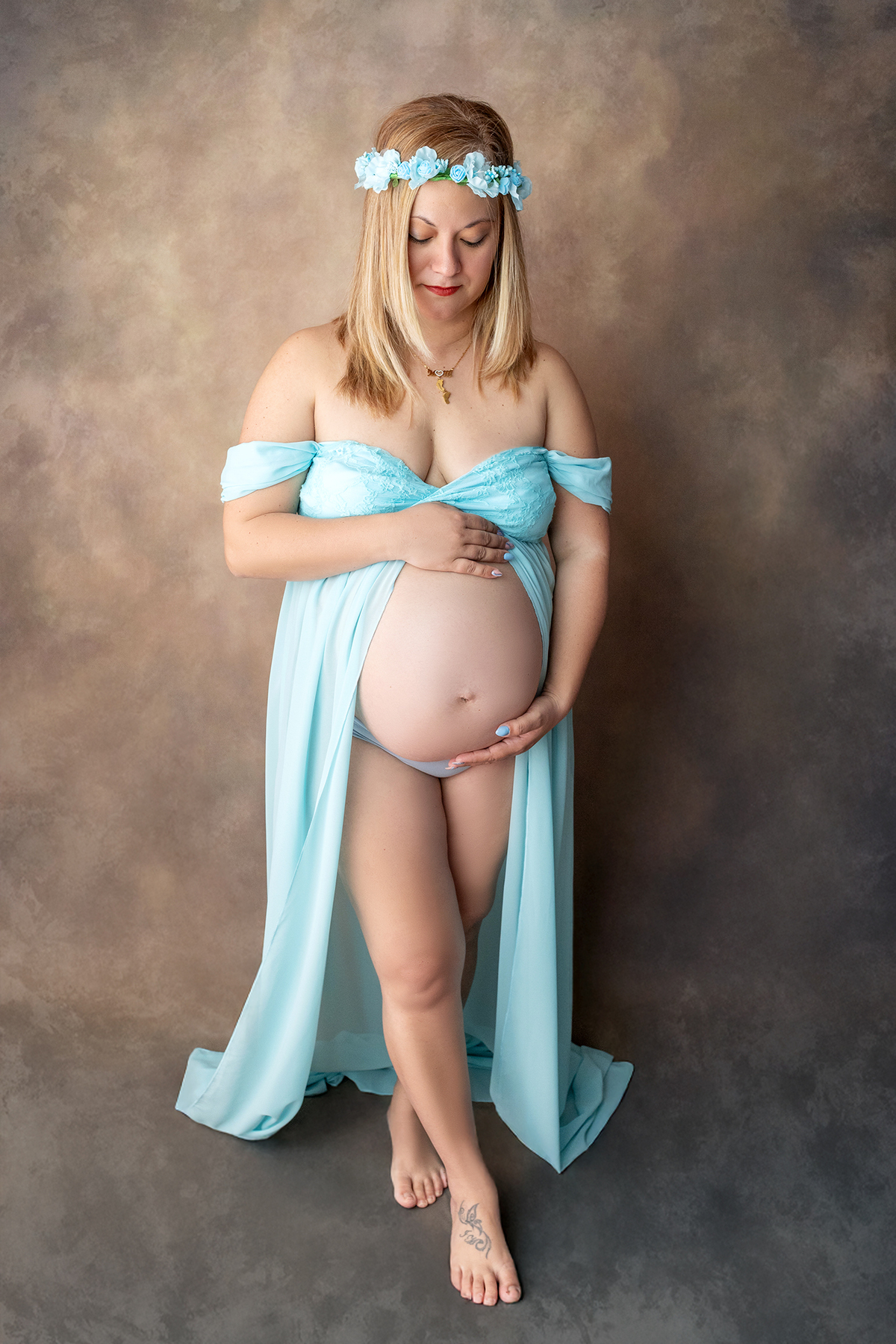gravida_sessao_gravida_fotografia_gravida_sessao_maternidade_fotografia_maternidade_gravidez_barriga_gravida_ensaio_gravida_ensaio_maternidade_maternity_photography_baby_bump_gravida_estudio