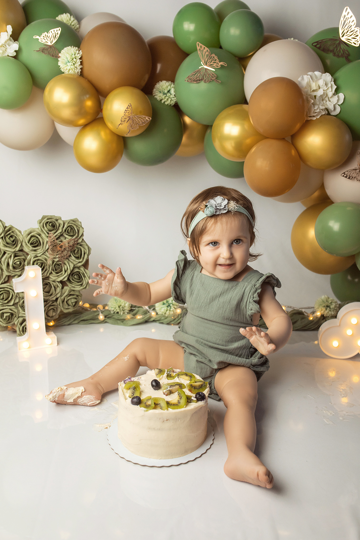 smash_the_cake_sessao_smash_the_cake_fotografia_smash_the_cake_primeiro_aniversario_bebe_sessao_aniversario_bebe_bolo_aniversario_bebe_cake_smash_baby_primeiro_ano_bebe_fotografia_aniversario_bebe_bebe_com_bolo_baby_cake_smash_sessao_1_ano_bebe_festa_prim