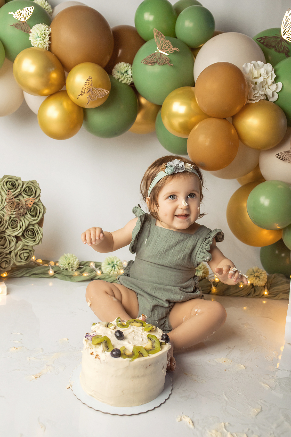 smash_the_cake_sessao_smash_the_cake_fotografia_smash_the_cake_primeiro_aniversario_bebe_sessao_aniversario_bebe_bolo_aniversario_bebe_cake_smash_baby_primeiro_ano_bebe_fotografia_aniversario_bebe_bebe_com_bolo_baby_cake_smash_sessao_1_ano_bebe_festa_prim