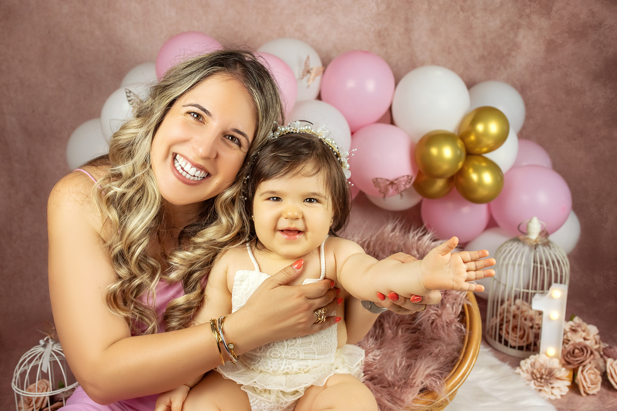 smash_the_cake_sessao_smash_the_cake_fotografia_smash_the_cake_primeiro_aniversario_bebe_sessao_aniversario_bebe_bolo_aniversario_bebe_cake_smash_baby_primeiro_ano_bebe_fotografia_aniversario_bebe_bebe_com_bolo_baby_cake_smash_sessao_1_ano_bebe_festa_prim