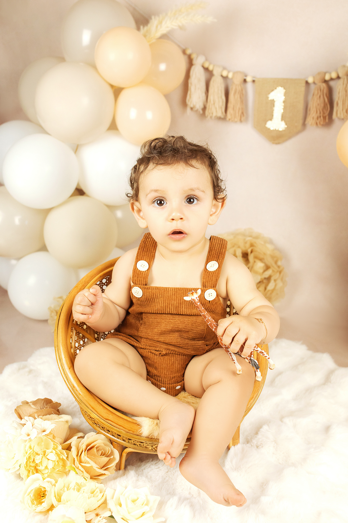 smash_the_cake_sessao_smash_the_cake_fotografia_smash_the_cake_primeiro_aniversario_bebe_sessao_aniversario_bebe_bolo_aniversario_bebe_cake_smash_baby_primeiro_ano_bebe_fotografia_aniversario_bebe_bebe_com_bolo_baby_cake_smash_sessao_1_ano_bebe_festa_prim