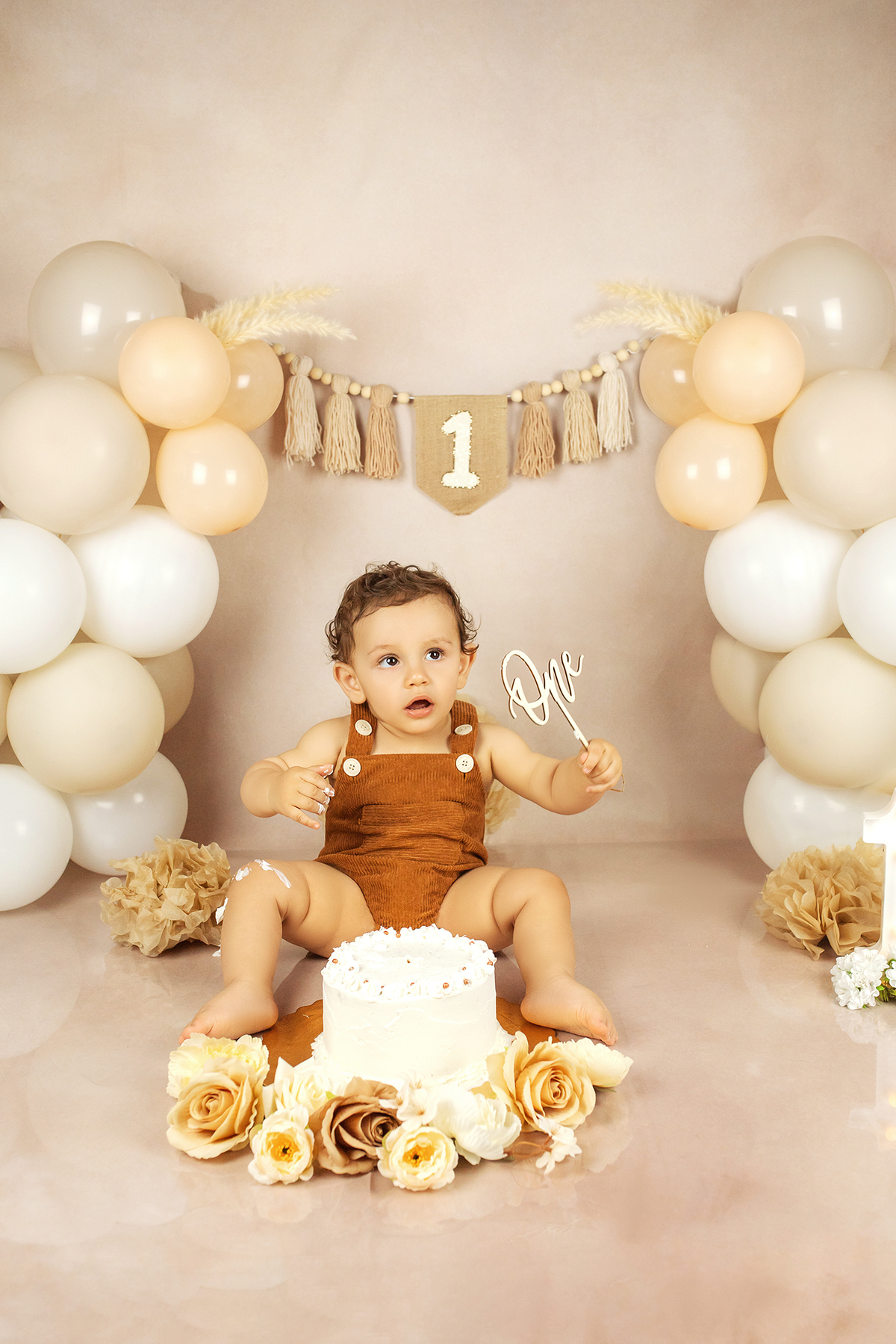 smash_the_cake_sessao_smash_the_cake_fotografia_smash_the_cake_primeiro_aniversario_bebe_sessao_aniversario_bebe_bolo_aniversario_bebe_cake_smash_baby_primeiro_ano_bebe_fotografia_aniversario_bebe_bebe_com_bolo_baby_cake_smash_sessao_1_ano_bebe_festa_prim