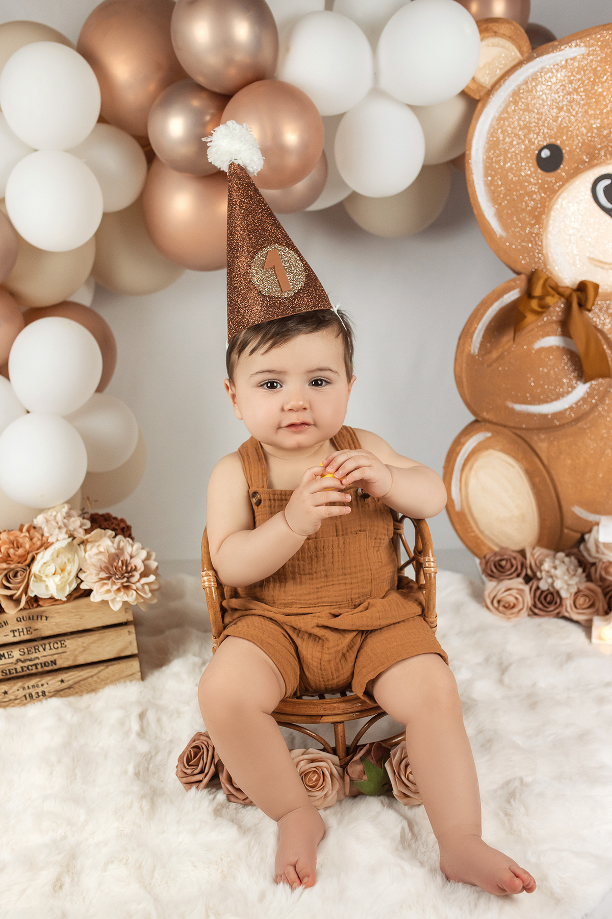 smash_the_cake_sessao_smash_the_cake_fotografia_smash_the_cake_primeiro_aniversario_bebe_sessao_aniversario_bebe_bolo_aniversario_bebe_cake_smash_baby_primeiro_ano_bebe_fotografia_aniversario_bebe_bebe_com_bolo_baby_cake_smash_sessao_1_ano_bebe_festa_prim