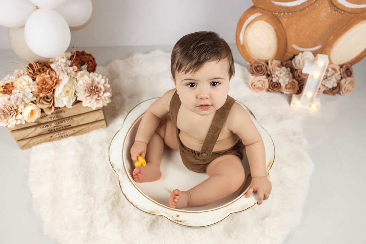 smash_the_cake_sessao_smash_the_cake_fotografia_smash_the_cake_primeiro_aniversario_bebe_sessao_aniversario_bebe_bolo_aniversario_bebe_cake_smash_baby_primeiro_ano_bebe_fotografia_aniversario_bebe_bebe_com_bolo_baby_cake_smash_sessao_1_ano_bebe_festa_prim