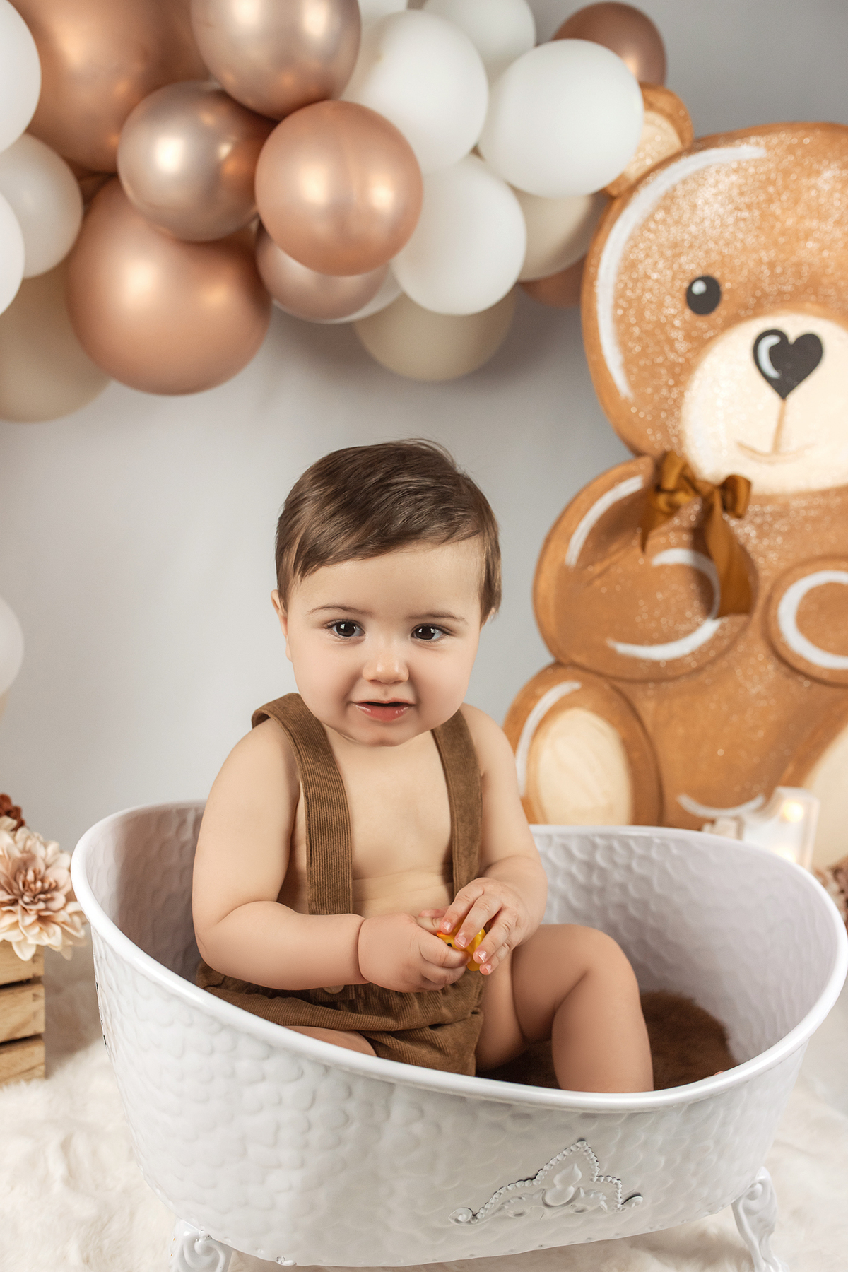 smash_the_cake_sessao_smash_the_cake_fotografia_smash_the_cake_primeiro_aniversario_bebe_sessao_aniversario_bebe_bolo_aniversario_bebe_cake_smash_baby_primeiro_ano_bebe_fotografia_aniversario_bebe_bebe_com_bolo_baby_cake_smash_sessao_1_ano_bebe_festa_prim