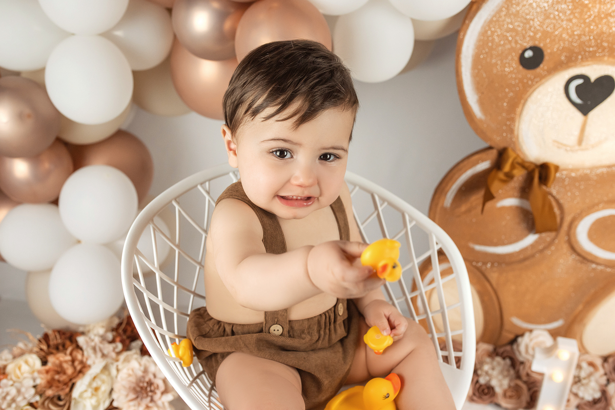 smash_the_cake_sessao_smash_the_cake_fotografia_smash_the_cake_primeiro_aniversario_bebe_sessao_aniversario_bebe_bolo_aniversario_bebe_cake_smash_baby_primeiro_ano_bebe_fotografia_aniversario_bebe_bebe_com_bolo_baby_cake_smash_sessao_1_ano_bebe_festa_prim