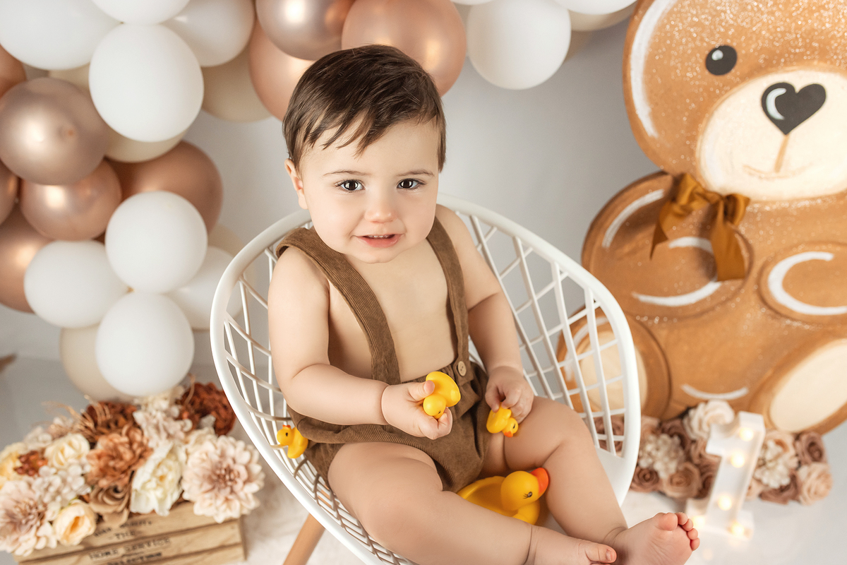 smash_the_cake_sessao_smash_the_cake_fotografia_smash_the_cake_primeiro_aniversario_bebe_sessao_aniversario_bebe_bolo_aniversario_bebe_cake_smash_baby_primeiro_ano_bebe_fotografia_aniversario_bebe_bebe_com_bolo_baby_cake_smash_sessao_1_ano_bebe_festa_prim