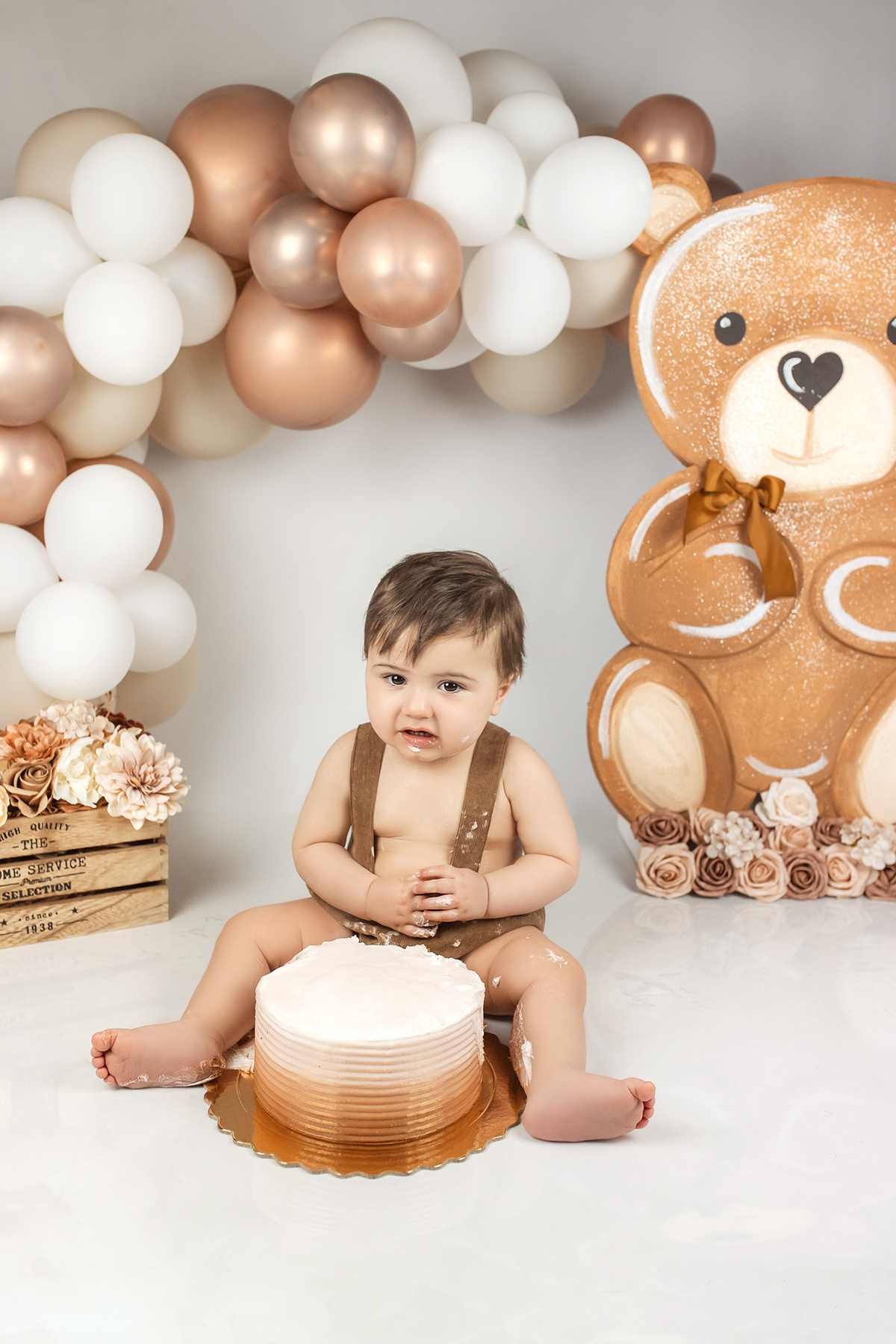 smash_the_cake_sessao_smash_the_cake_fotografia_smash_the_cake_primeiro_aniversario_bebe_sessao_aniversario_bebe_bolo_aniversario_bebe_cake_smash_baby_primeiro_ano_bebe_fotografia_aniversario_bebe_bebe_com_bolo_baby_cake_smash_sessao_1_ano_bebe_festa_prim