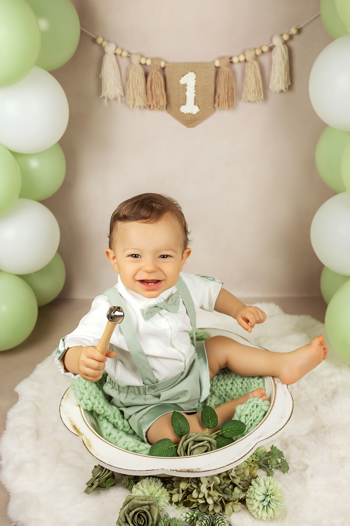 smash_the_cake_sessao_smash_the_cake_fotografia_smash_the_cake_primeiro_aniversario_bebe_sessao_aniversario_bebe_bolo_aniversario_bebe_cake_smash_baby_primeiro_ano_bebe_fotografia_aniversario_bebe_bebe_com_bolo_baby_cake_smash_sessao_1_ano_bebe_festa_prim