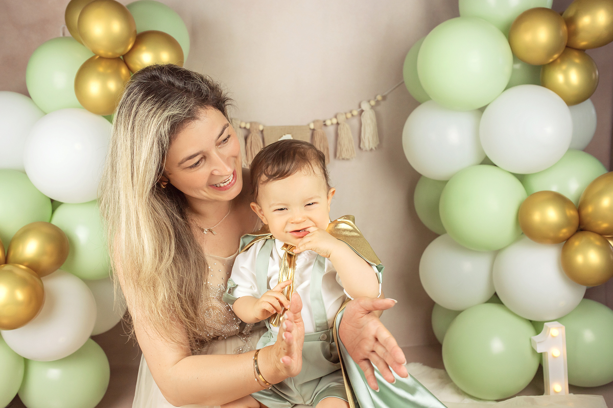 smash_the_cake_sessao_smash_the_cake_fotografia_smash_the_cake_primeiro_aniversario_bebe_sessao_aniversario_bebe_bolo_aniversario_bebe_cake_smash_baby_primeiro_ano_bebe_fotografia_aniversario_bebe_bebe_com_bolo_baby_cake_smash_sessao_1_ano_bebe_festa_prim