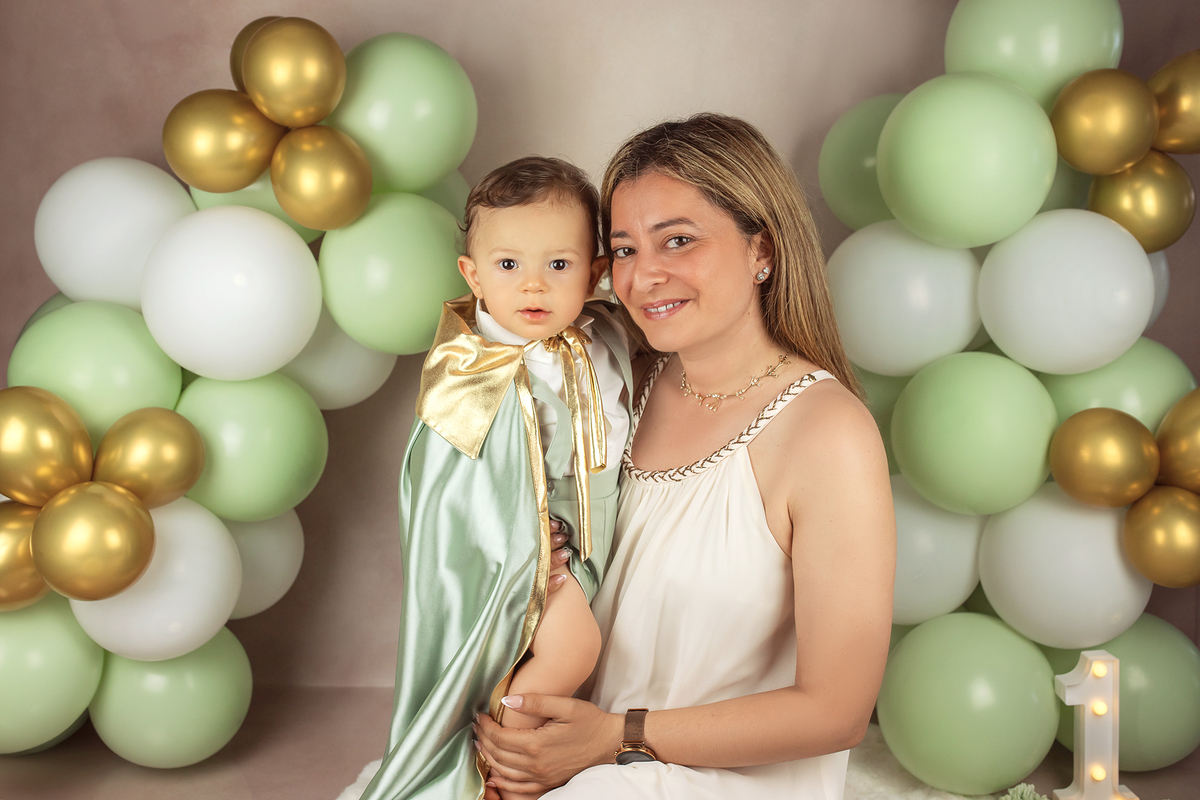 smash_the_cake_sessao_smash_the_cake_fotografia_smash_the_cake_primeiro_aniversario_bebe_sessao_aniversario_bebe_bolo_aniversario_bebe_cake_smash_baby_primeiro_ano_bebe_fotografia_aniversario_bebe_bebe_com_bolo_baby_cake_smash_sessao_1_ano_bebe_festa_prim