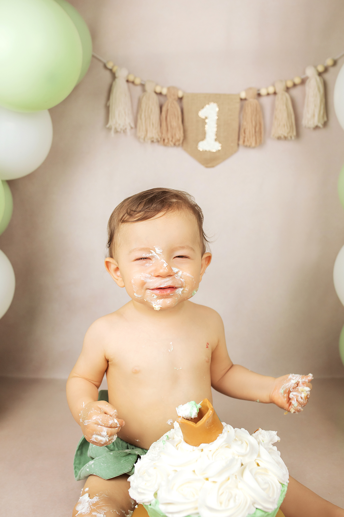 smash_the_cake_sessao_smash_the_cake_fotografia_smash_the_cake_primeiro_aniversario_bebe_sessao_aniversario_bebe_bolo_aniversario_bebe_cake_smash_baby_primeiro_ano_bebe_fotografia_aniversario_bebe_bebe_com_bolo_baby_cake_smash_sessao_1_ano_bebe_festa_prim