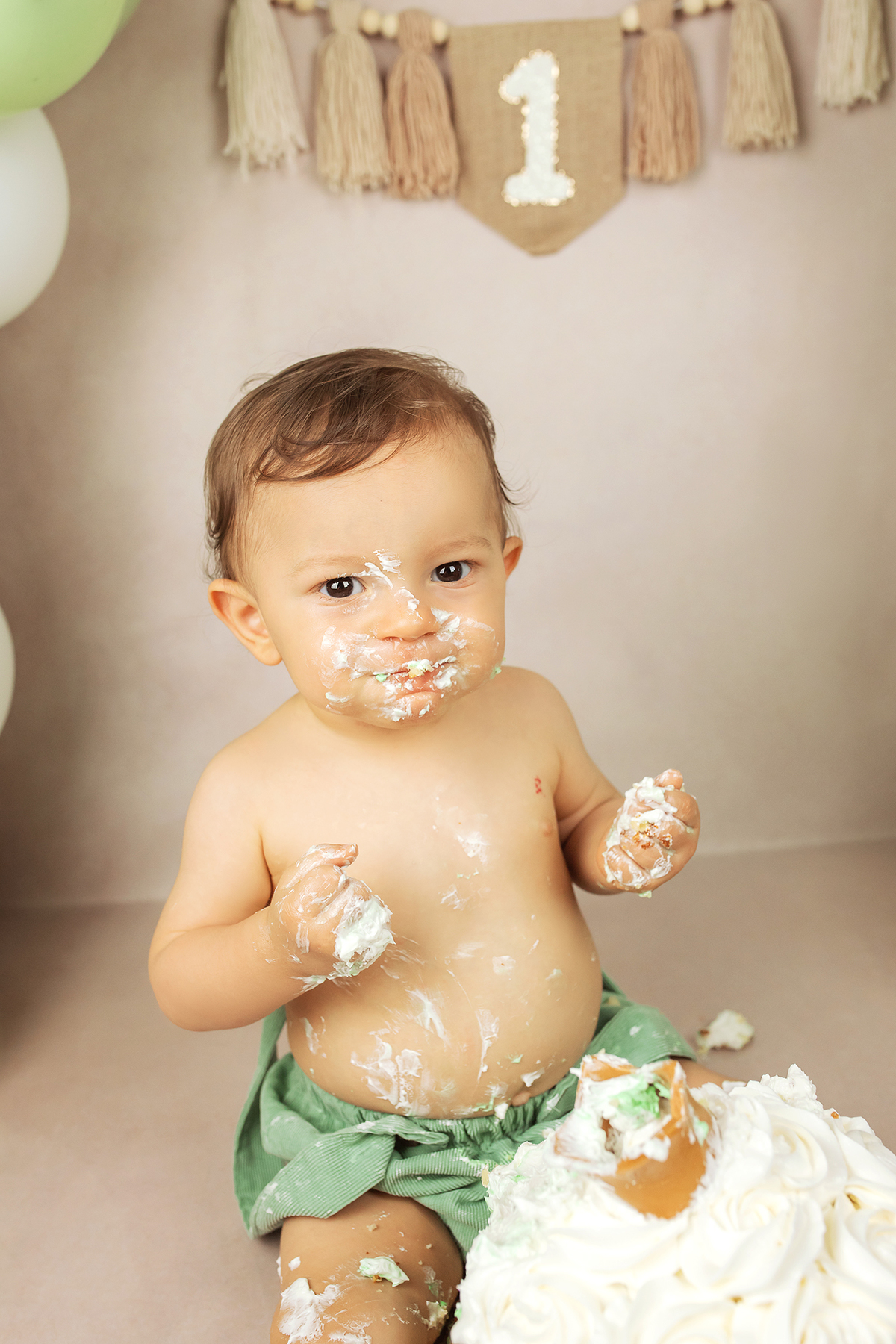 smash_the_cake_sessao_smash_the_cake_fotografia_smash_the_cake_primeiro_aniversario_bebe_sessao_aniversario_bebe_bolo_aniversario_bebe_cake_smash_baby_primeiro_ano_bebe_fotografia_aniversario_bebe_bebe_com_bolo_baby_cake_smash_sessao_1_ano_bebe_festa_prim