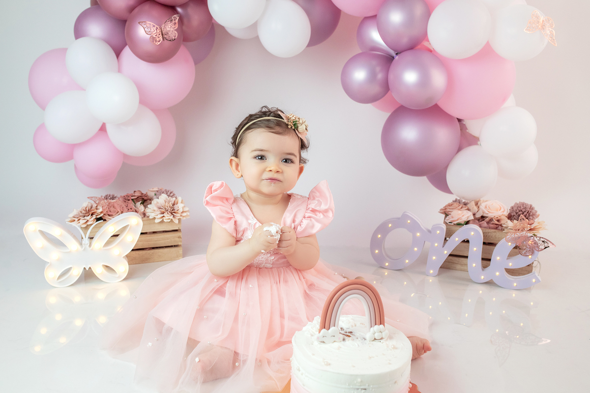 smash_the_cake_sessao_smash_the_cake_fotografia_smash_the_cake_primeiro_aniversario_bebe_sessao_aniversario_bebe_bolo_aniversario_bebe_cake_smash_baby_primeiro_ano_bebe_fotografia_aniversario_bebe_bebe_com_bolo_baby_cake_smash_sessao_1_ano_bebe_festa_prim