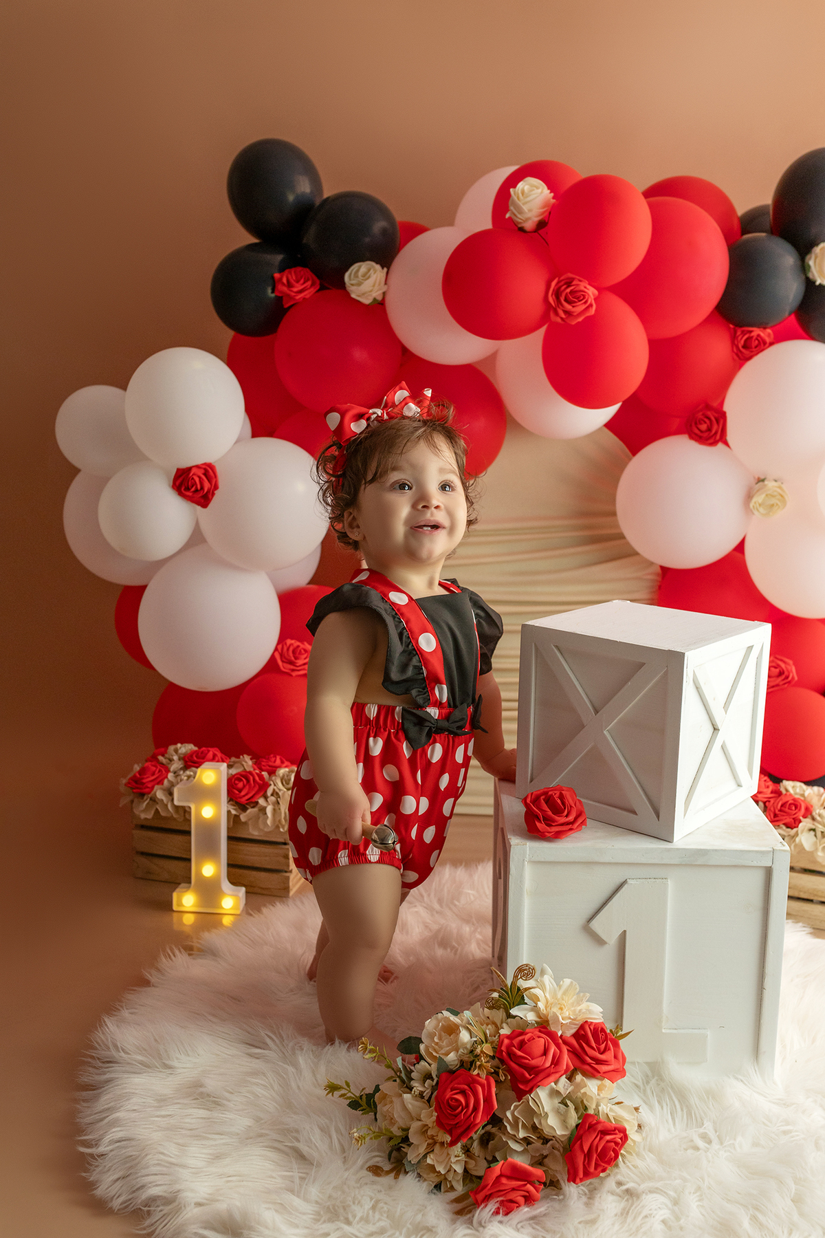 smash_the_cake_sessao_smash_the_cake_fotografia_smash_the_cake_primeiro_aniversario_bebe_sessao_aniversario_bebe_bolo_aniversario_bebe_cake_smash_baby_primeiro_ano_bebe_fotografia_aniversario_bebe_bebe_com_bolo_baby_cake_smash_sessao_1_ano_bebe_festa_prim