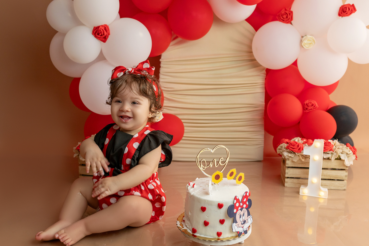 smash_the_cake_sessao_smash_the_cake_fotografia_smash_the_cake_primeiro_aniversario_bebe_sessao_aniversario_bebe_bolo_aniversario_bebe_cake_smash_baby_primeiro_ano_bebe_fotografia_aniversario_bebe_bebe_com_bolo_baby_cake_smash_sessao_1_ano_bebe_festa_prim