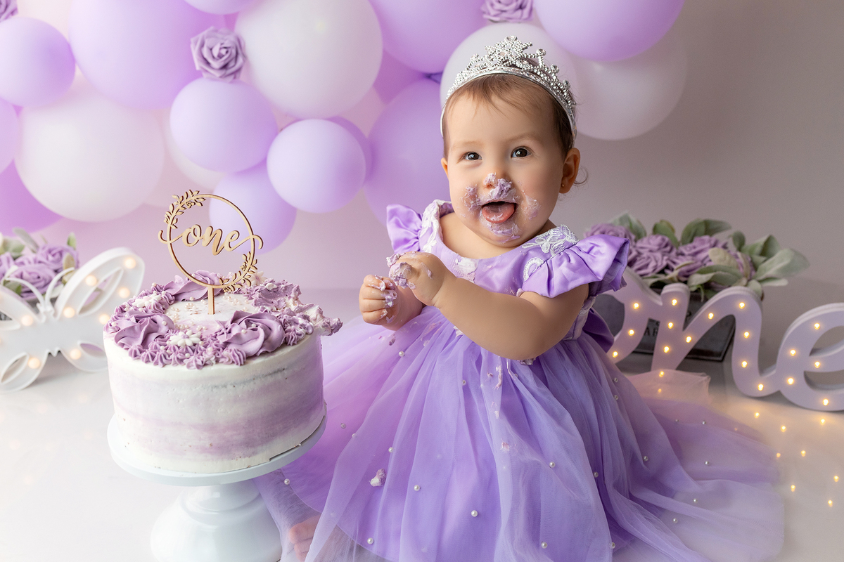 smash_the_cake_sessao_smash_the_cake_fotografia_smash_the_cake_primeiro_aniversario_bebe_sessao_aniversario_bebe_bolo_aniversario_bebe_cake_smash_baby_primeiro_ano_bebe_fotografia_aniversario_bebe_bebe_com_bolo_baby_cake_smash_sessao_1_ano_bebe_festa_prim