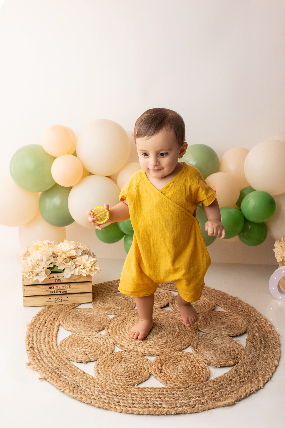 smash_the_cake_sessao_smash_the_cake_fotografia_smash_the_cake_primeiro_aniversario_bebe_sessao_aniversario_bebe_bolo_aniversario_bebe_cake_smash_baby_primeiro_ano_bebe_fotografia_aniversario_bebe_bebe_com_bolo_baby_cake_smash_sessao_1_ano_bebe_festa_prim