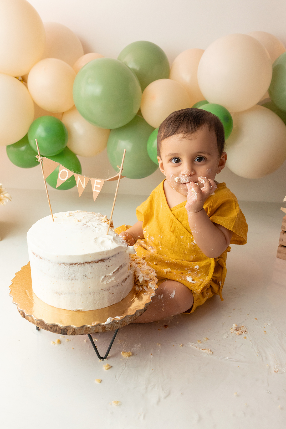smash_the_cake_sessao_smash_the_cake_fotografia_smash_the_cake_primeiro_aniversario_bebe_sessao_aniversario_bebe_bolo_aniversario_bebe_cake_smash_baby_primeiro_ano_bebe_fotografia_aniversario_bebe_bebe_com_bolo_baby_cake_smash_sessao_1_ano_bebe_festa_prim