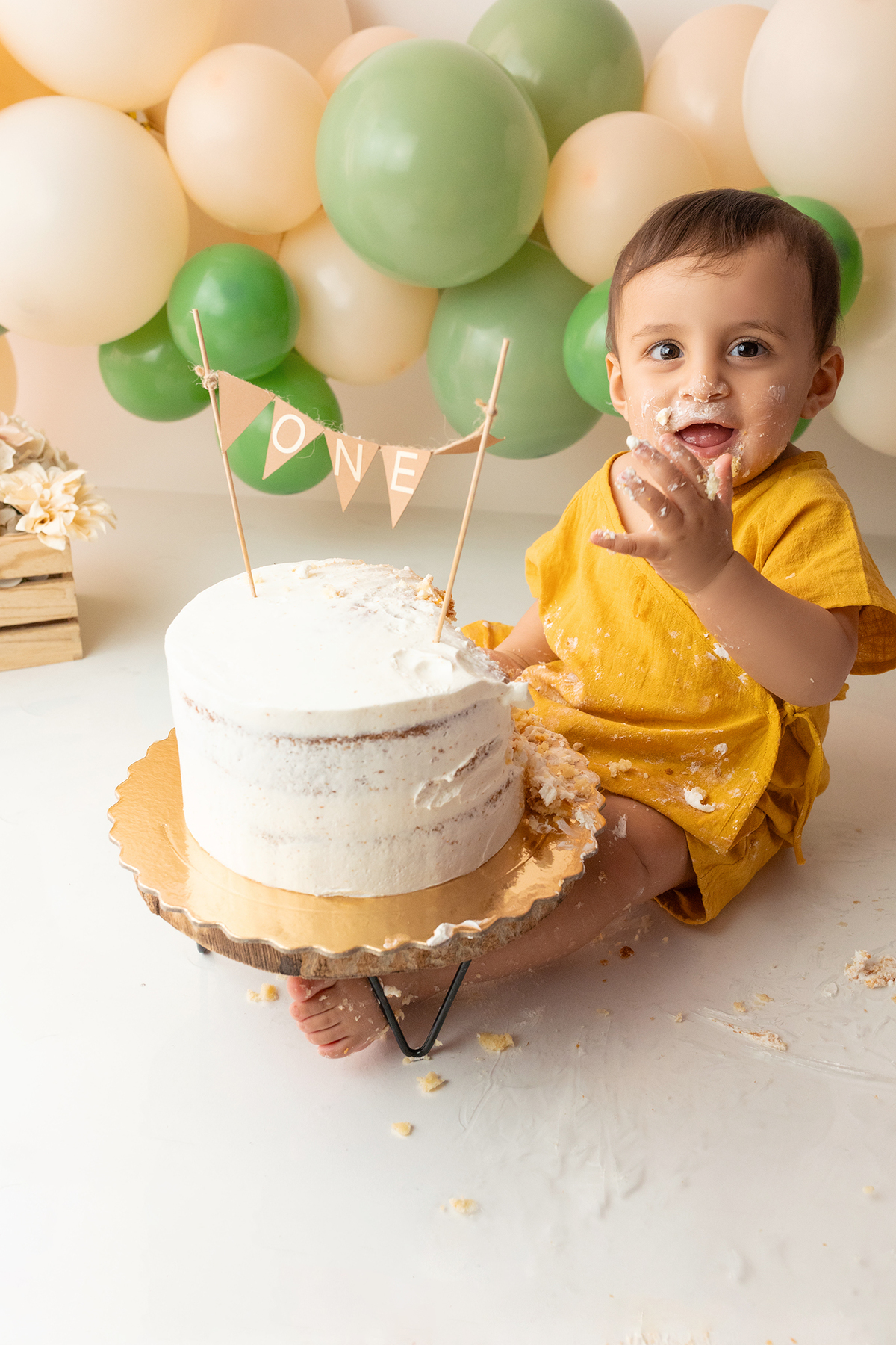 smash_the_cake_sessao_smash_the_cake_fotografia_smash_the_cake_primeiro_aniversario_bebe_sessao_aniversario_bebe_bolo_aniversario_bebe_cake_smash_baby_primeiro_ano_bebe_fotografia_aniversario_bebe_bebe_com_bolo_baby_cake_smash_sessao_1_ano_bebe_festa_prim
