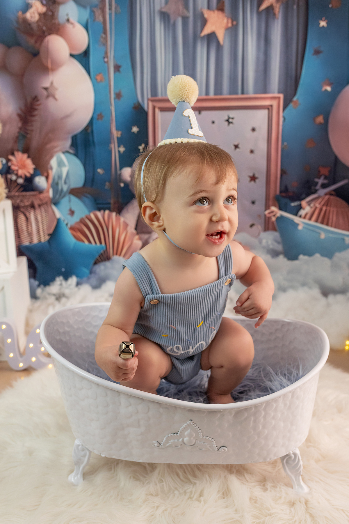 smash_the_cake_sessao_smash_the_cake_fotografia_smash_the_cake_primeiro_aniversario_bebe_sessao_aniversario_bebe_bolo_aniversario_bebe_cake_smash_baby_primeiro_ano_bebe_fotografia_aniversario_bebe_bebe_com_bolo_baby_cake_smash_sessao_1_ano_bebe_festa_prim