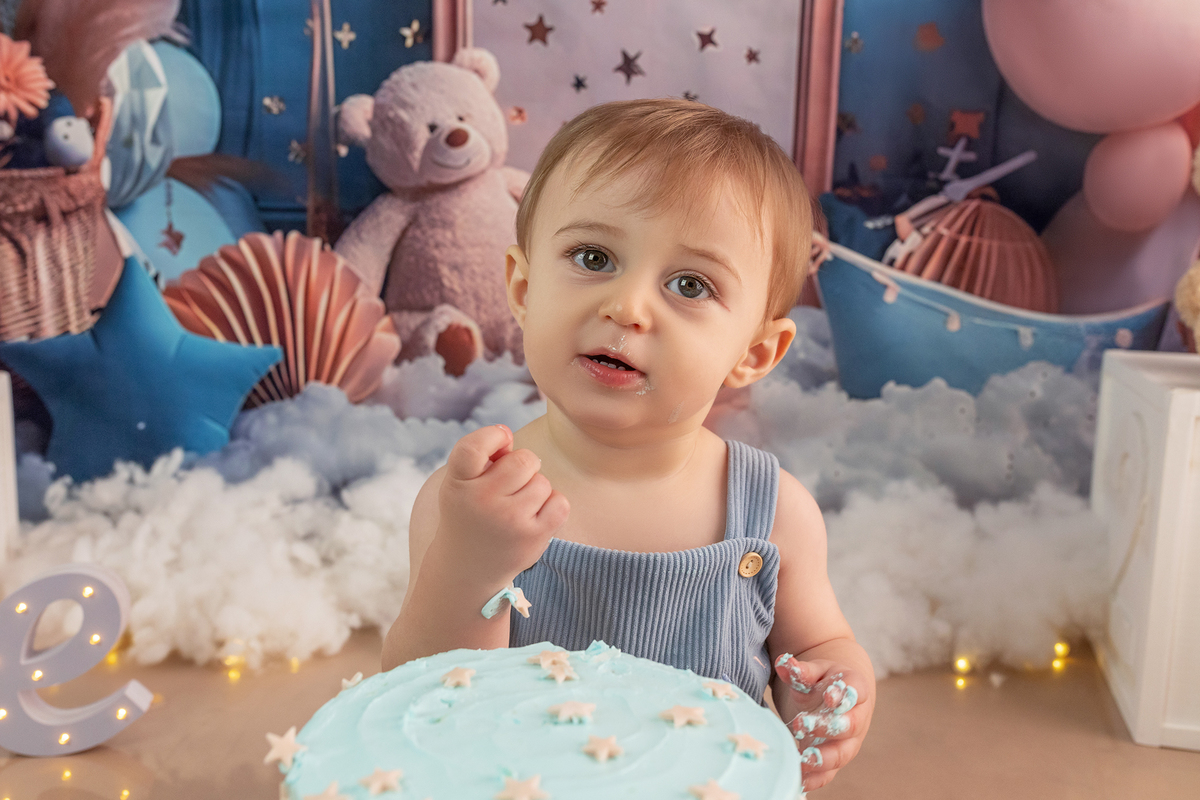 smash_the_cake_sessao_smash_the_cake_fotografia_smash_the_cake_primeiro_aniversario_bebe_sessao_aniversario_bebe_bolo_aniversario_bebe_cake_smash_baby_primeiro_ano_bebe_fotografia_aniversario_bebe_bebe_com_bolo_baby_cake_smash_sessao_1_ano_bebe_festa_prim
