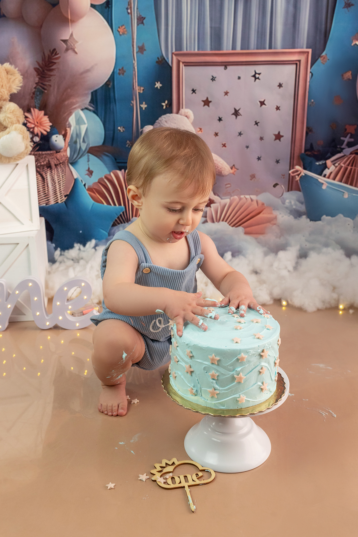 smash_the_cake_sessao_smash_the_cake_fotografia_smash_the_cake_primeiro_aniversario_bebe_sessao_aniversario_bebe_bolo_aniversario_bebe_cake_smash_baby_primeiro_ano_bebe_fotografia_aniversario_bebe_bebe_com_bolo_baby_cake_smash_sessao_1_ano_bebe_festa_prim