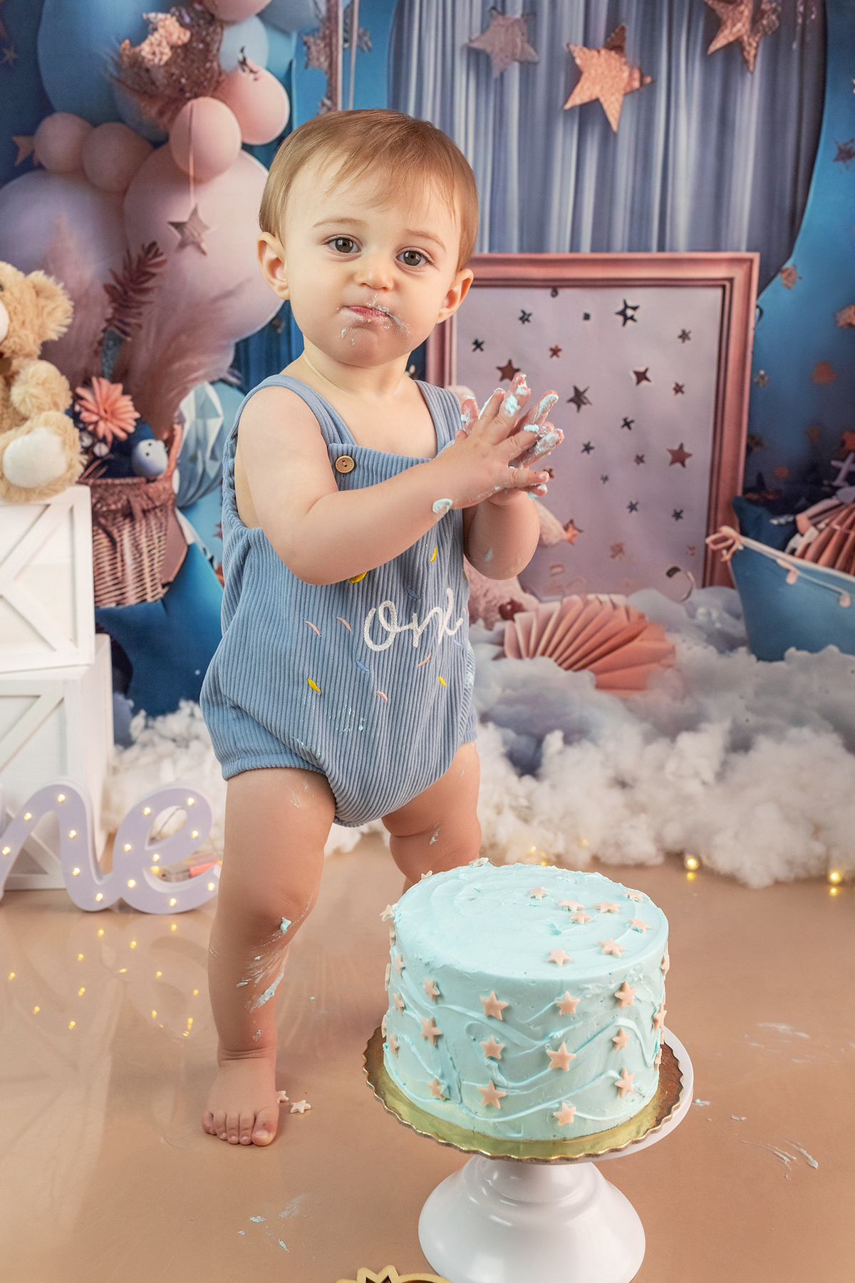 smash_the_cake_sessao_smash_the_cake_fotografia_smash_the_cake_primeiro_aniversario_bebe_sessao_aniversario_bebe_bolo_aniversario_bebe_cake_smash_baby_primeiro_ano_bebe_fotografia_aniversario_bebe_bebe_com_bolo_baby_cake_smash_sessao_1_ano_bebe_festa_prim
