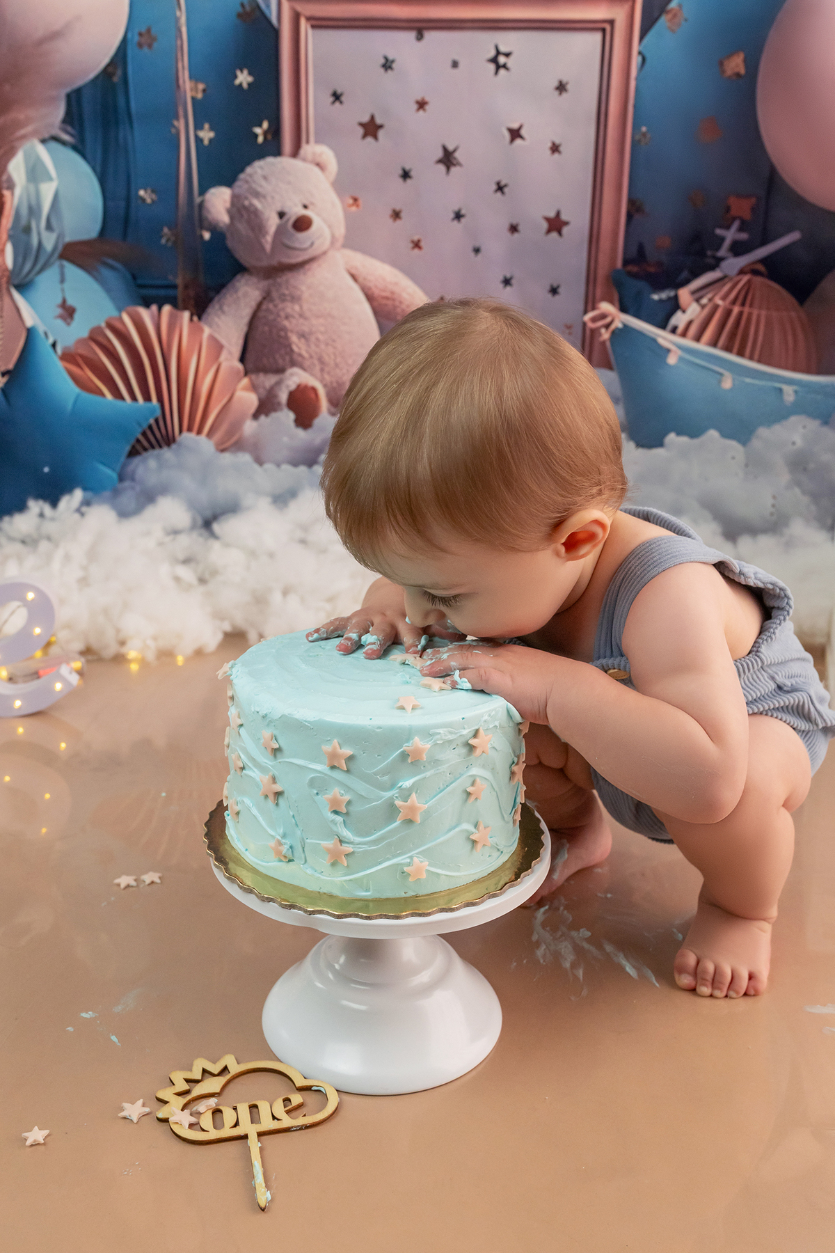 smash_the_cake_sessao_smash_the_cake_fotografia_smash_the_cake_primeiro_aniversario_bebe_sessao_aniversario_bebe_bolo_aniversario_bebe_cake_smash_baby_primeiro_ano_bebe_fotografia_aniversario_bebe_bebe_com_bolo_baby_cake_smash_sessao_1_ano_bebe_festa_prim