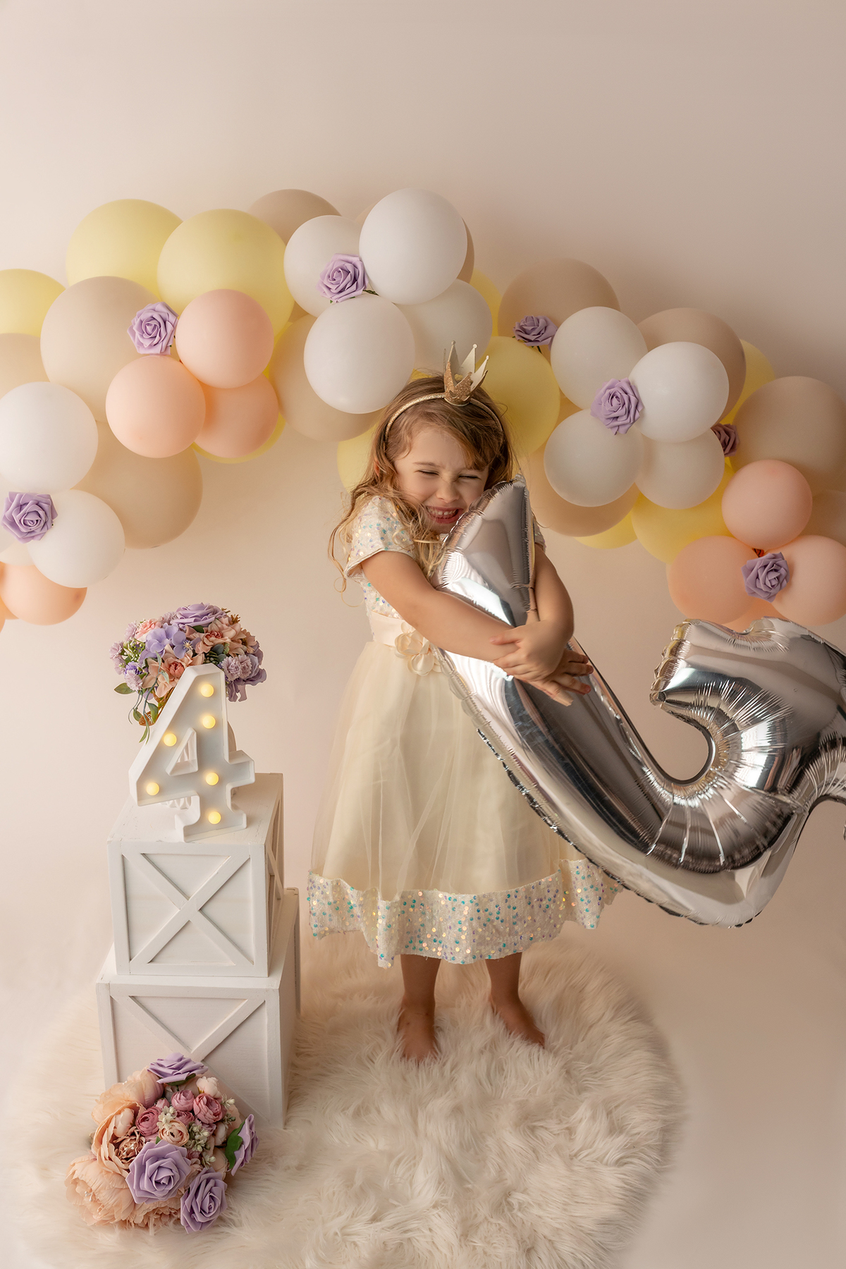 aniversario_4_anos festa_4_anos fotos_4_anos sessao_4_anos fotografia_infantil fotografia_crianca ensaio_infantil festa_infantil festa_crianca decoracao_festa_4anos bolo_4_anos ideias_festa_4anos aniversario_crianca momentos_unicos criancas_felizes festas