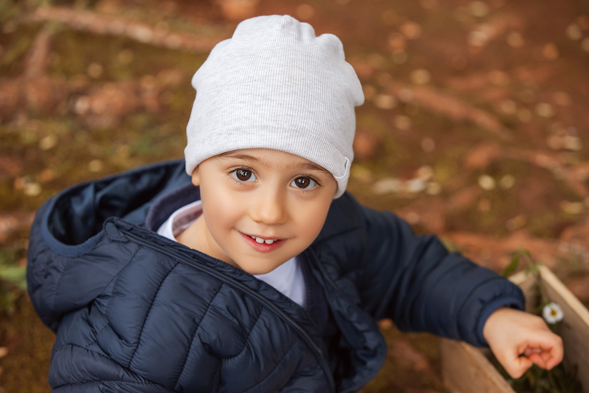 aniversario_3_anos sessao_3_anos sessao_externa fotos_3_anos fotografia_infantil fotografia_crianca ensaio_infantil menino_3_anos fotos_ao_ar_livre natureza brincadeira aventura curiosidade energia diversao momentos_unicos criancas_felizes espontaneidade 