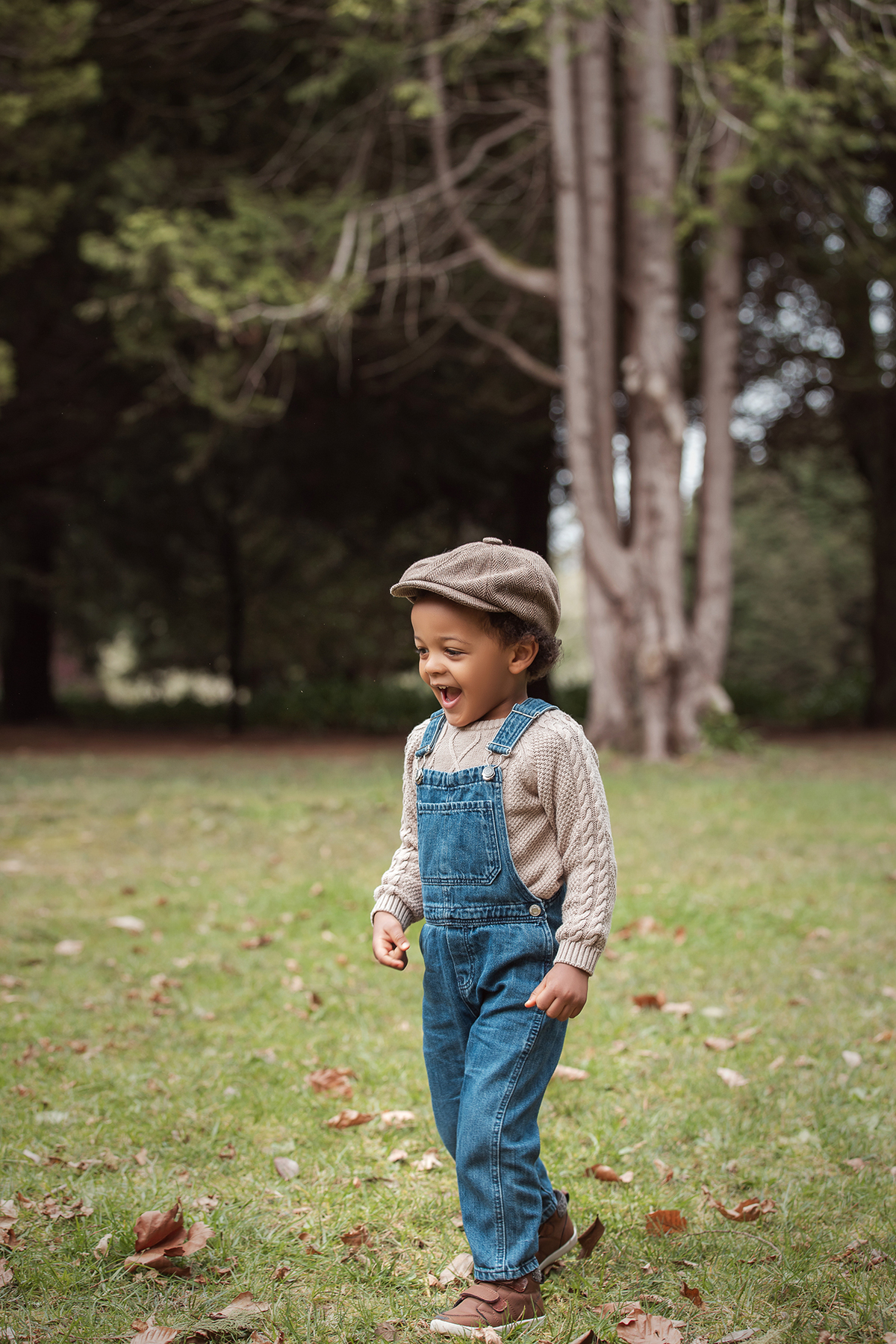 aniversario_3_anos sessao_3_anos sessao_externa fotos_3_anos fotografia_infantil fotografia_crianca ensaio_infantil menino_3_anos fotos_ao_ar_livre natureza brincadeira aventura curiosidade energia diversao momentos_unicos criancas_felizes espontaneidade 