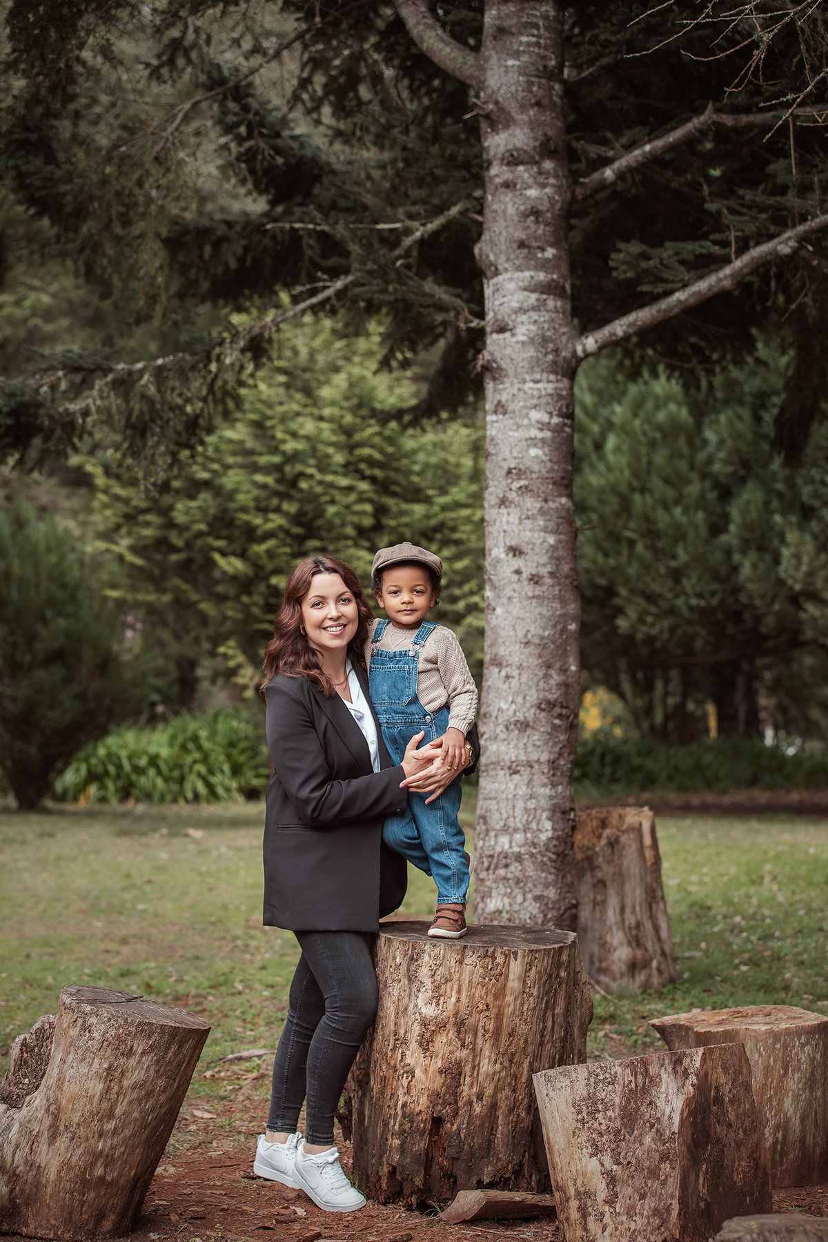 aniversario_3_anos sessao_3_anos sessao_externa fotos_3_anos fotografia_infantil fotografia_crianca ensaio_infantil menino_3_anos fotos_ao_ar_livre natureza brincadeira aventura curiosidade energia diversao momentos_unicos criancas_felizes espontaneidade 