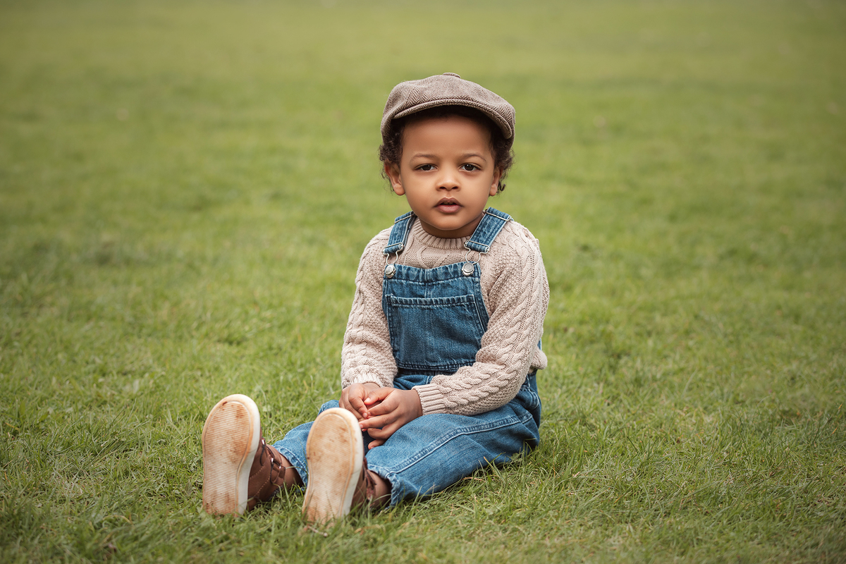 aniversario_3_anos sessao_3_anos sessao_externa fotos_3_anos fotografia_infantil fotografia_crianca ensaio_infantil menino_3_anos fotos_ao_ar_livre natureza brincadeira aventura curiosidade energia diversao momentos_unicos criancas_felizes espontaneidade 