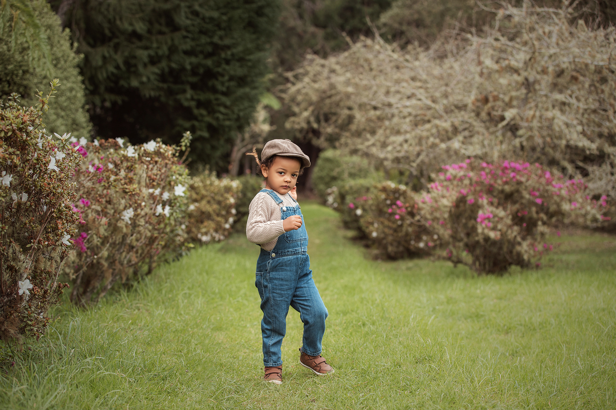 aniversario_3_anos sessao_3_anos sessao_externa fotos_3_anos fotografia_infantil fotografia_crianca ensaio_infantil menino_3_anos fotos_ao_ar_livre natureza brincadeira aventura curiosidade energia diversao momentos_unicos criancas_felizes espontaneidade 