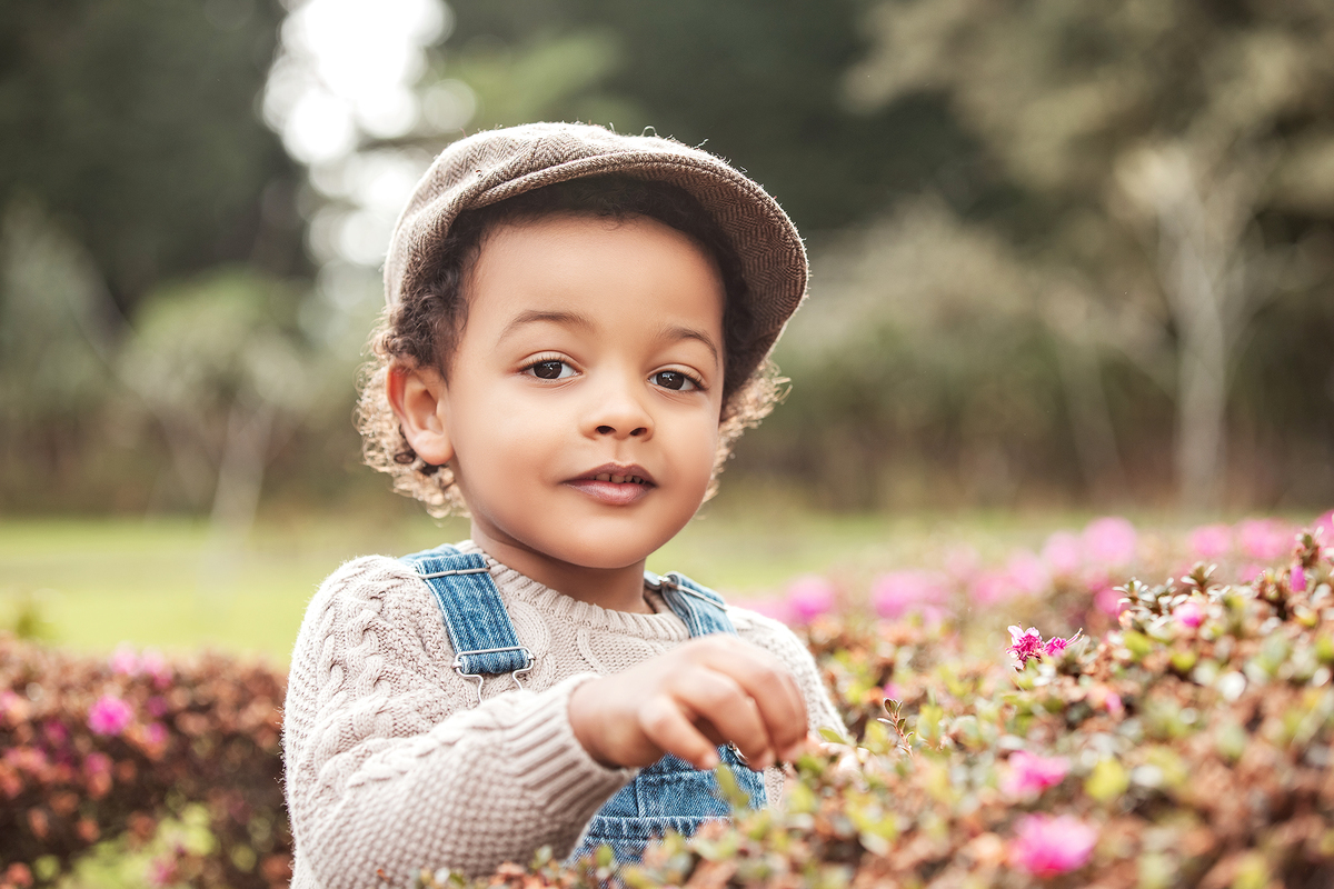 aniversario_3_anos sessao_3_anos sessao_externa fotos_3_anos fotografia_infantil fotografia_crianca ensaio_infantil menino_3_anos fotos_ao_ar_livre natureza brincadeira aventura curiosidade energia diversao momentos_unicos criancas_felizes espontaneidade 