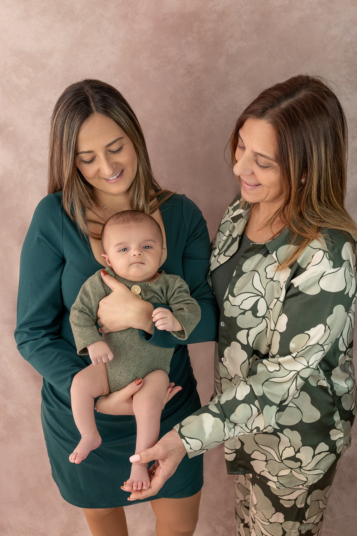acompanhamento_mensal_fotografia_infantil_fotografia_bebe_ensaio_infantil_crescimento_bebe_primeiro_ano_estudio_fotografico_luz_estudio_maternidade_memorias_familia_criancas_felizes_espontaneidade_momentos_unicos_amor_familia