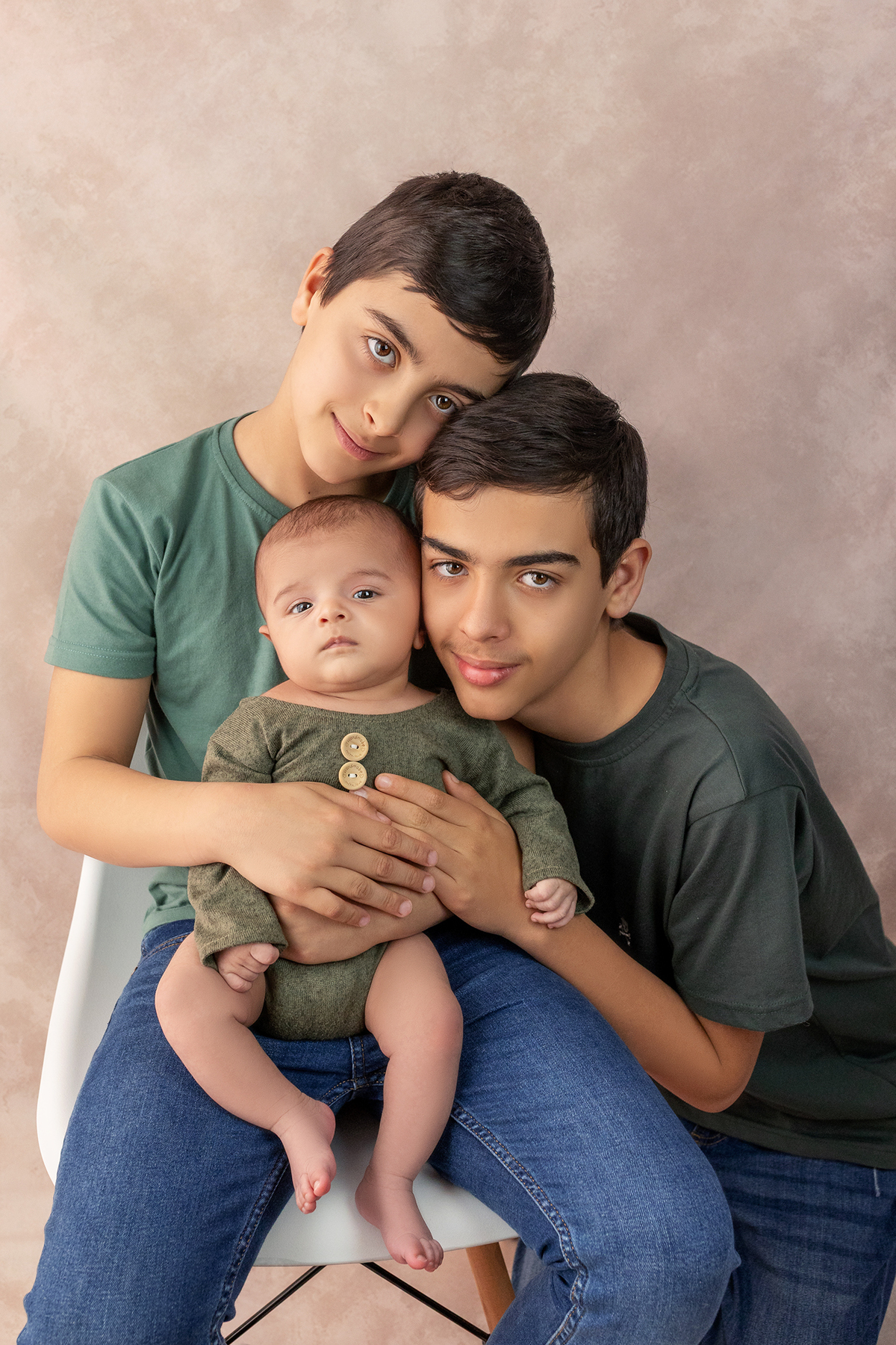 acompanhamento_mensal_fotografia_infantil_fotografia_bebe_ensaio_infantil_crescimento_bebe_primeiro_ano_estudio_fotografico_luz_estudio_maternidade_memorias_familia_criancas_felizes_espontaneidade_momentos_unicos_amor_familia