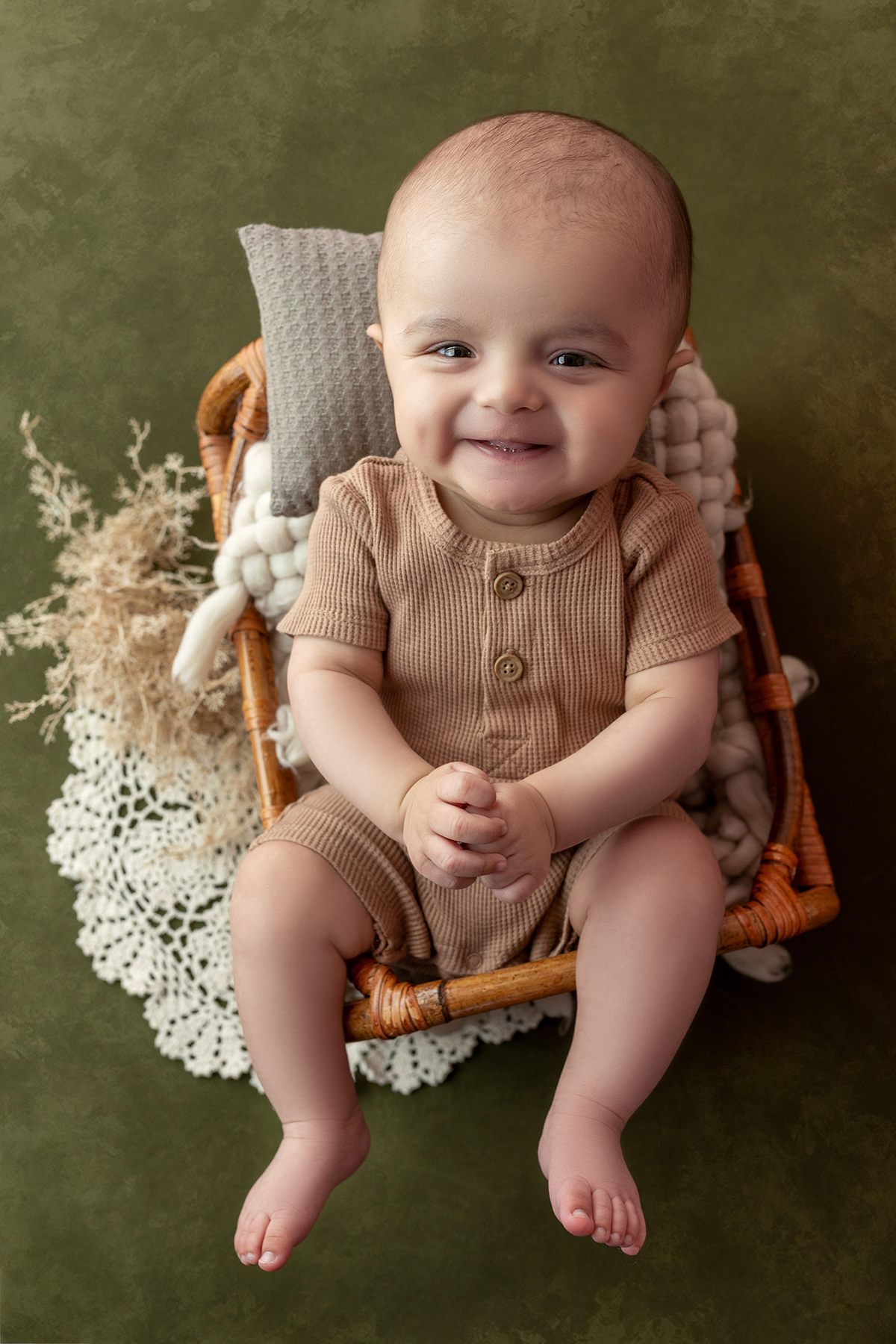 acompanhamento_mensal_fotografia_infantil_fotografia_bebe_ensaio_infantil_crescimento_bebe_primeiro_ano_estudio_fotografico_luz_estudio_maternidade_memorias_familia_criancas_felizes_espontaneidade_momentos_unicos_amor_familia