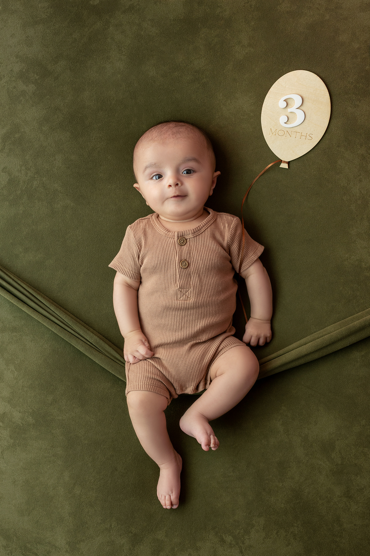 acompanhamento_mensal_fotografia_infantil_fotografia_bebe_ensaio_infantil_crescimento_bebe_primeiro_ano_estudio_fotografico_luz_estudio_maternidade_memorias_familia_criancas_felizes_espontaneidade_momentos_unicos_amor_familia