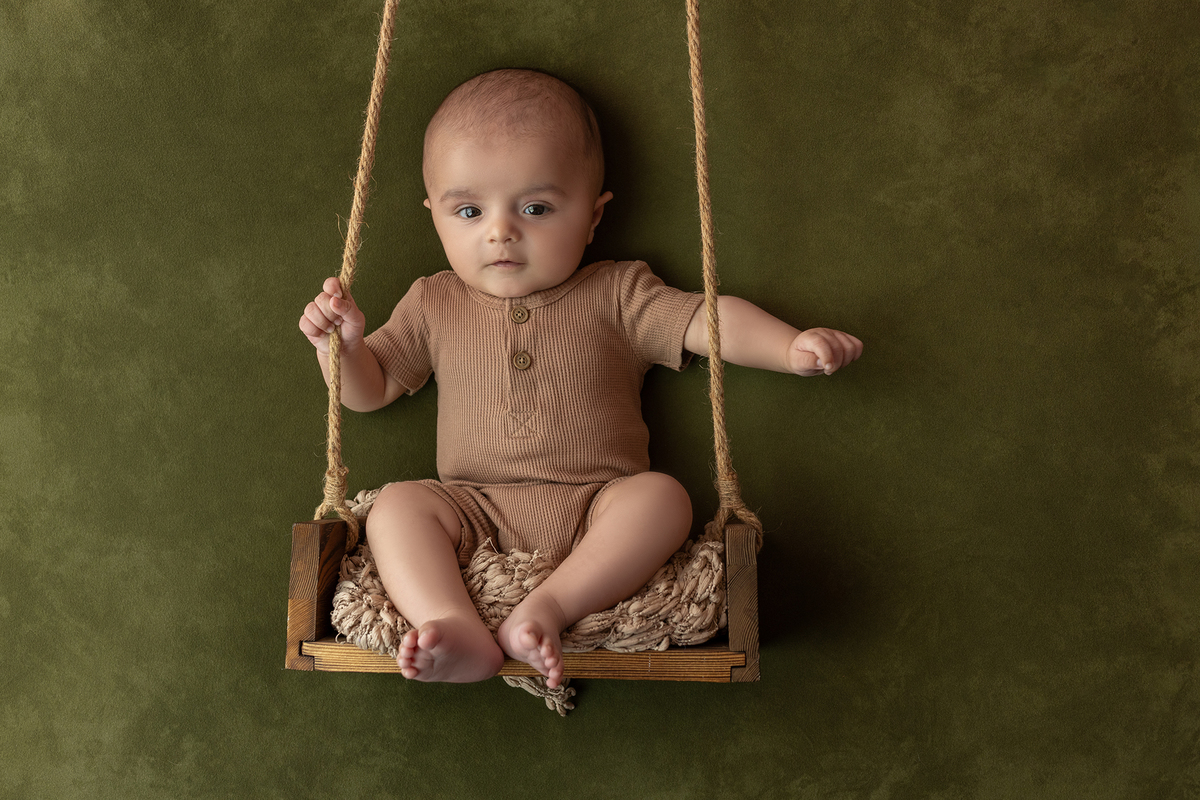 acompanhamento_mensal_fotografia_infantil_fotografia_bebe_ensaio_infantil_crescimento_bebe_primeiro_ano_estudio_fotografico_luz_estudio_maternidade_memorias_familia_criancas_felizes_espontaneidade_momentos_unicos_amor_familia