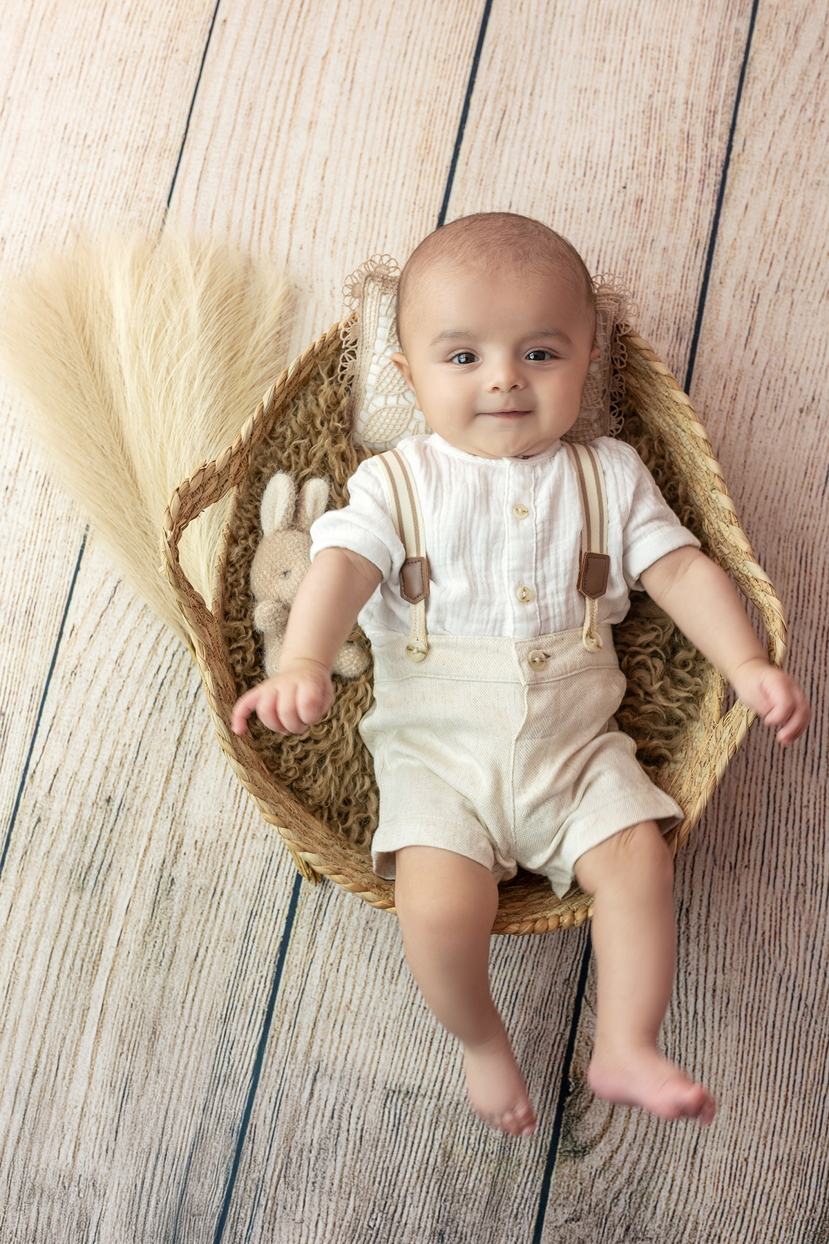 acompanhamento_mensal_fotografia_infantil_fotografia_bebe_ensaio_infantil_crescimento_bebe_primeiro_ano_estudio_fotografico_luz_estudio_maternidade_memorias_familia_criancas_felizes_espontaneidade_momentos_unicos_amor_familia